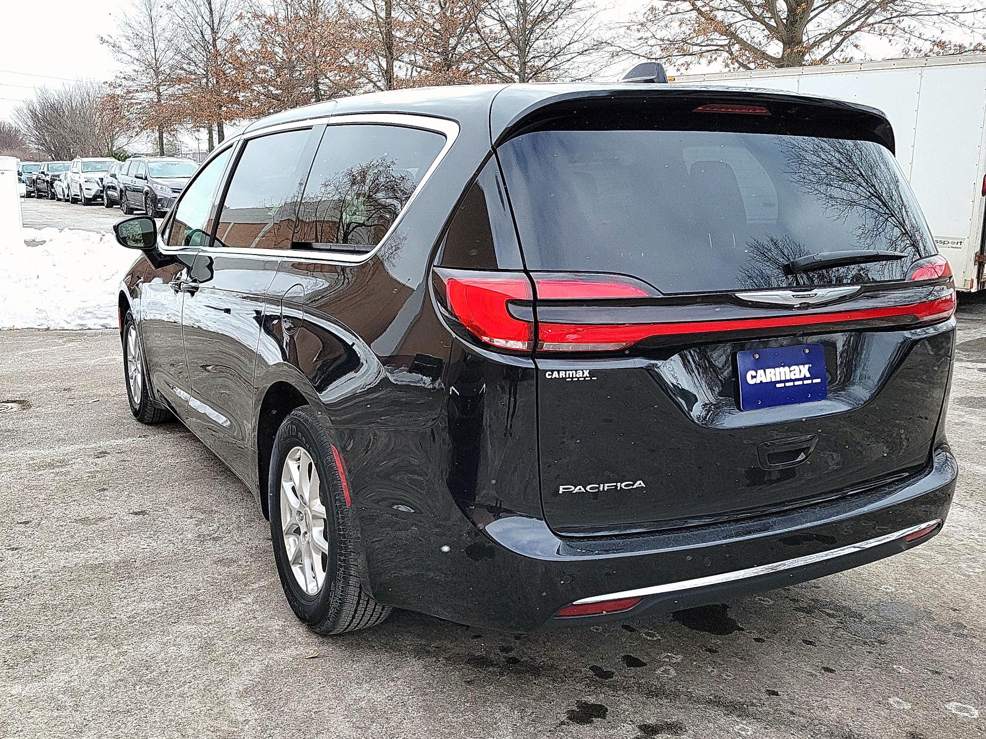 Thumbnail: 2023 Chrysler Pacifica - 7