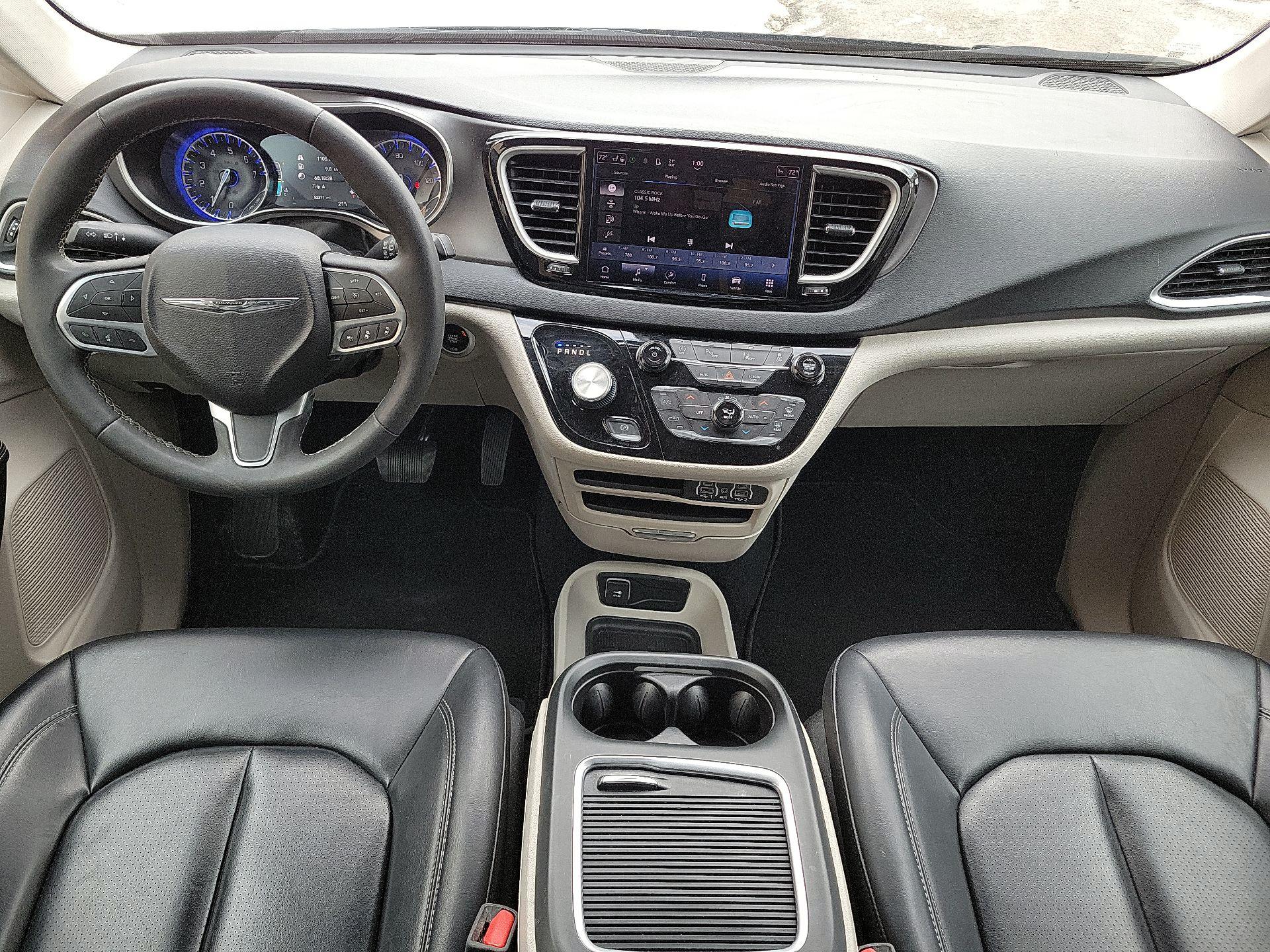 Thumbnail: 2023 Chrysler Pacifica - 8