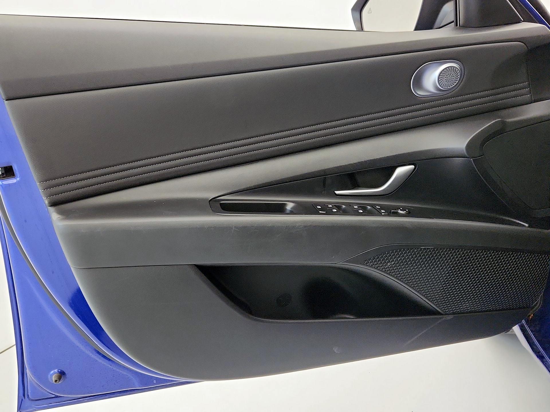 Thumbnail: 2023 Hyundai Elantra - 12