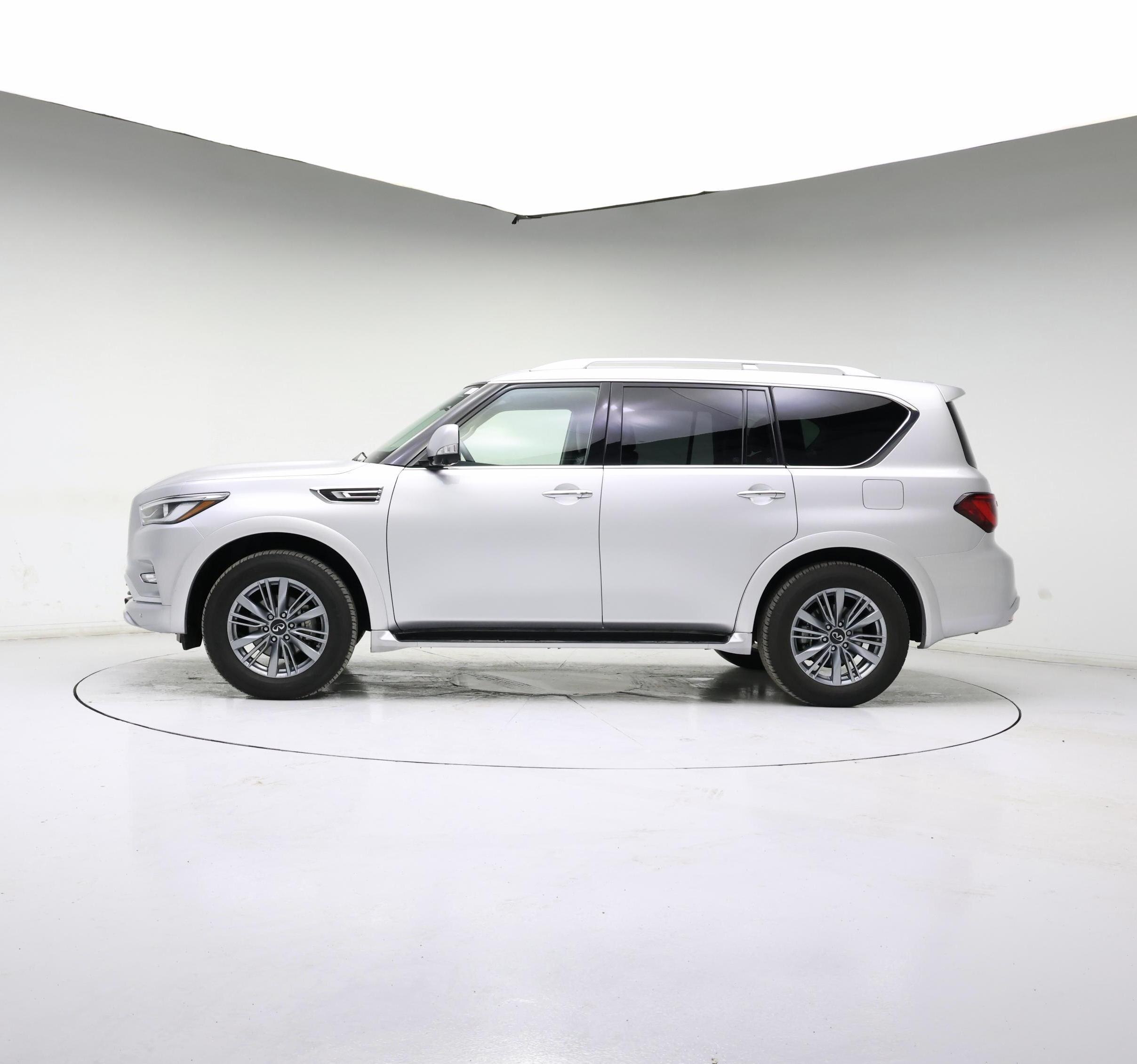 Thumbnail: 2022 INFINITI QX80 - 3
