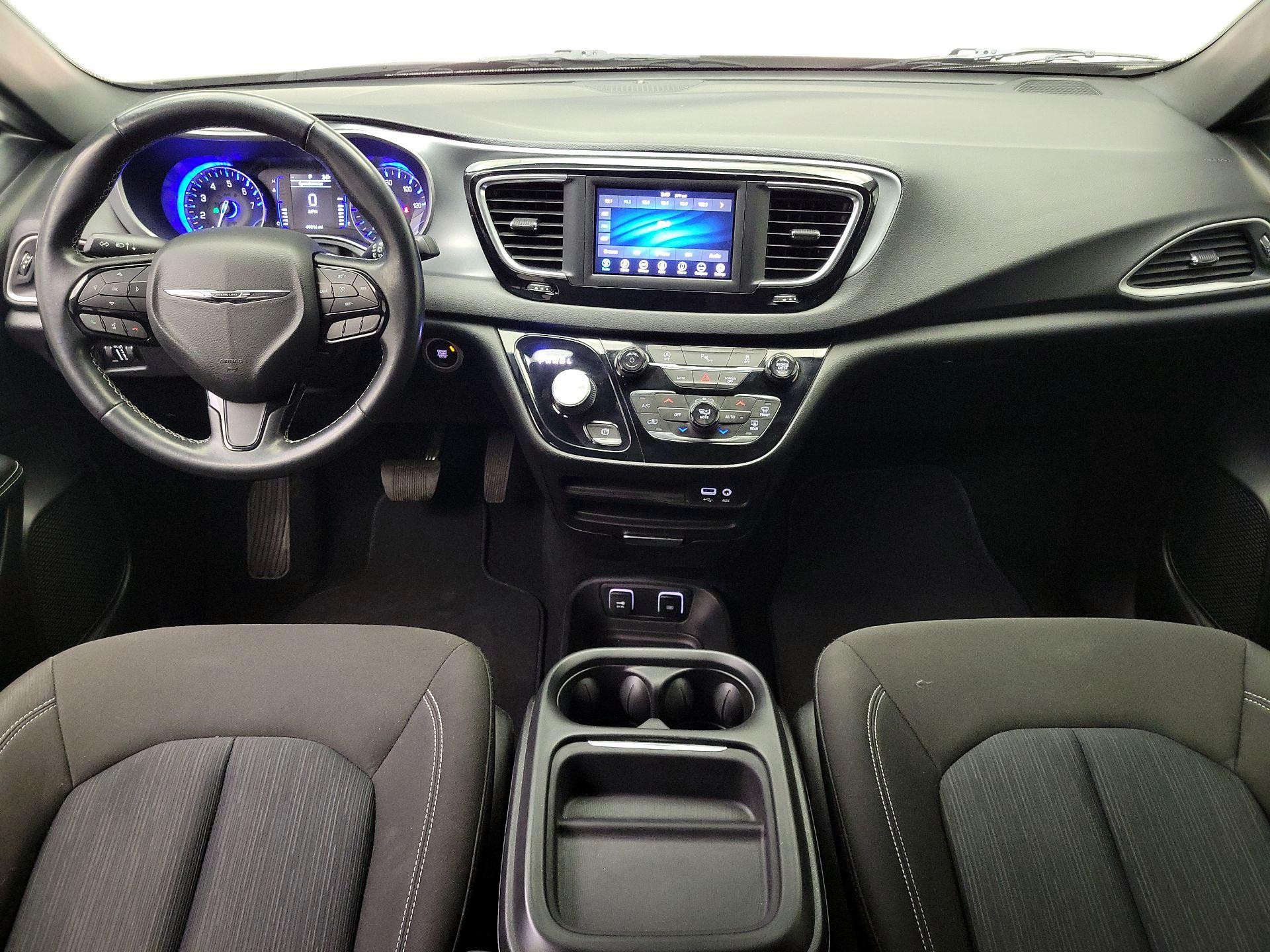 Thumbnail: 2020 Chrysler Pacifica - 9