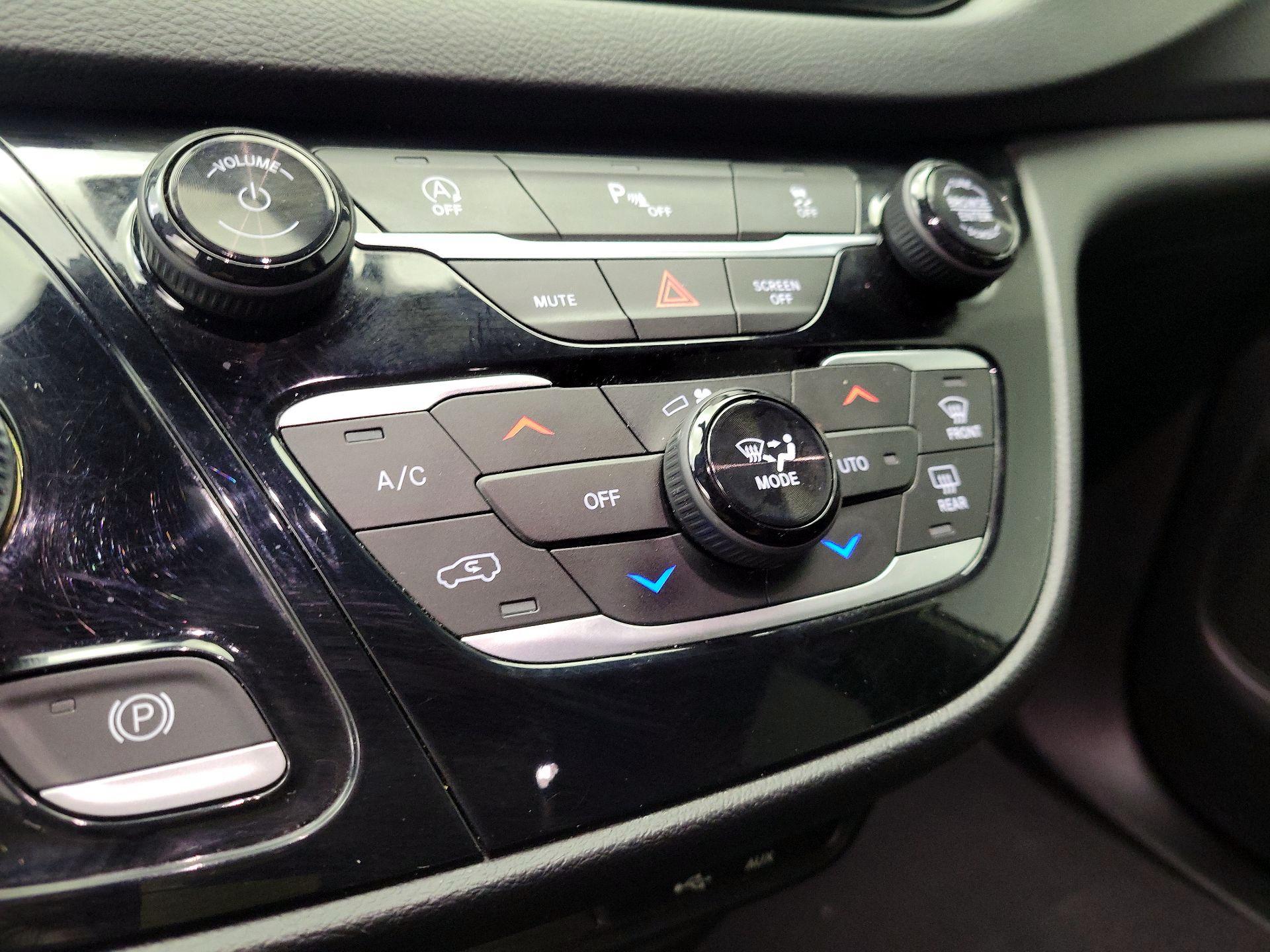 Thumbnail: 2020 Chrysler Pacifica - 15