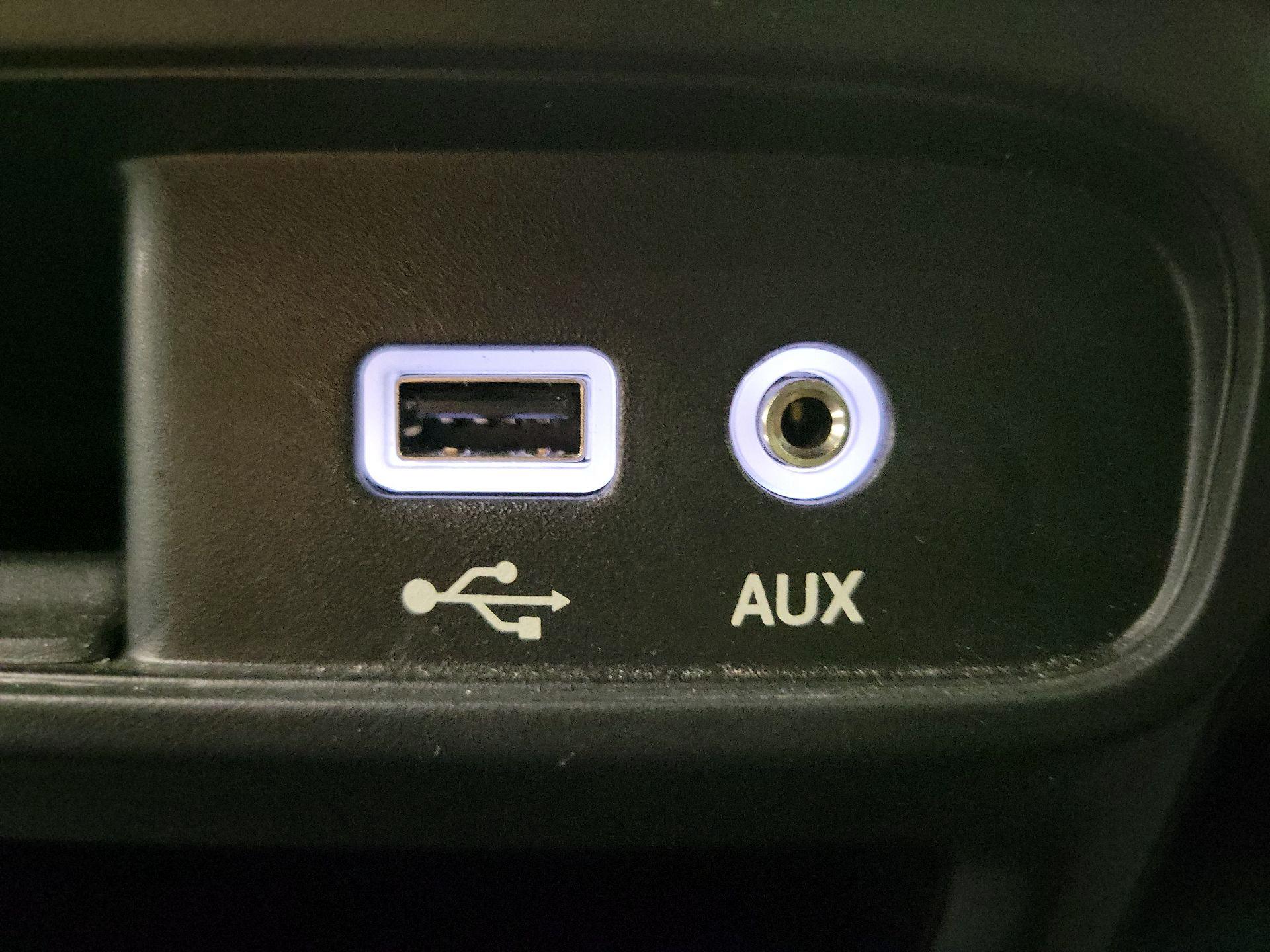 Thumbnail: 2020 Chrysler Pacifica - 17