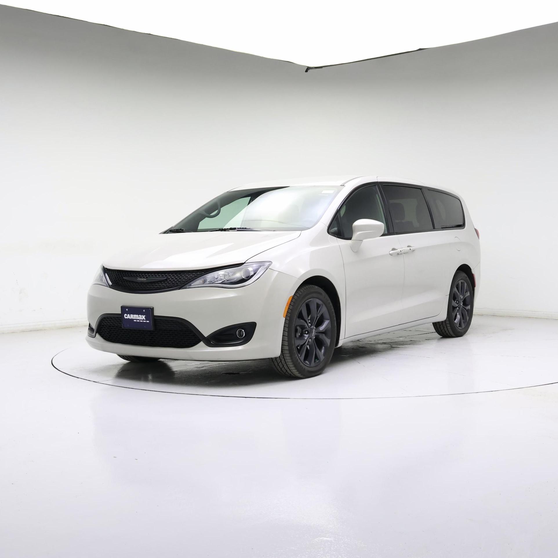 Thumbnail: 2020 Chrysler Pacifica - 4