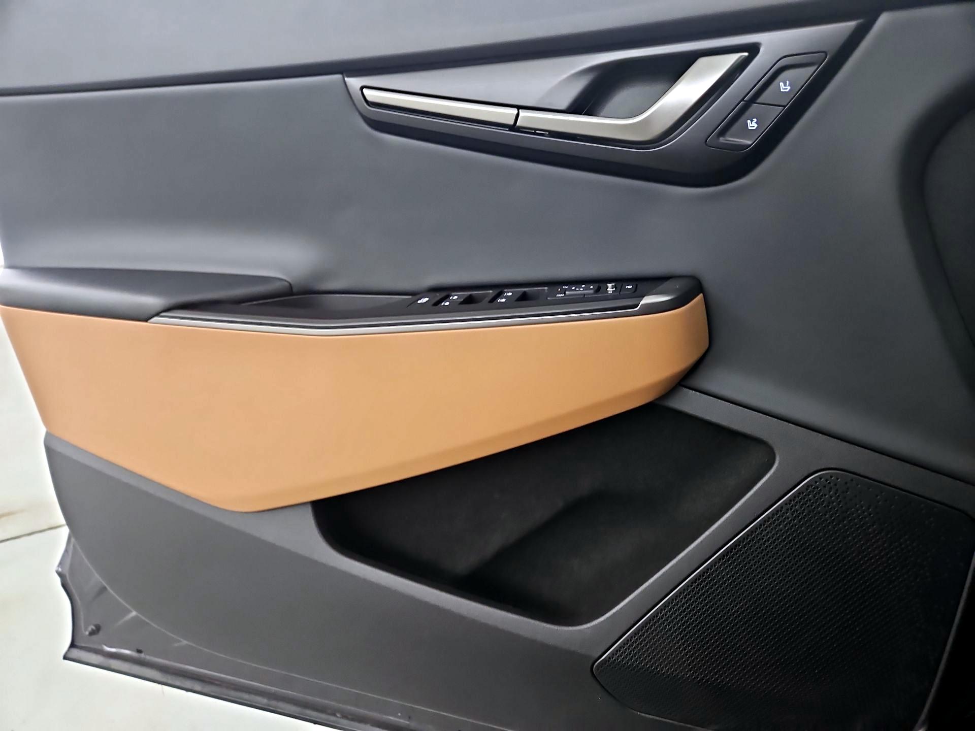 Thumbnail: 2025 Kia EV6 - 12