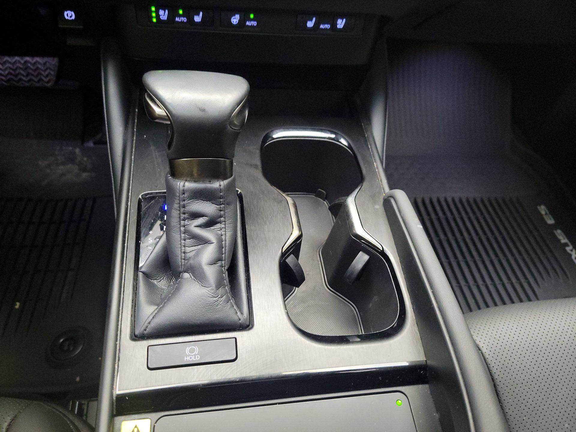 Thumbnail: 2023 Lexus ES - 16