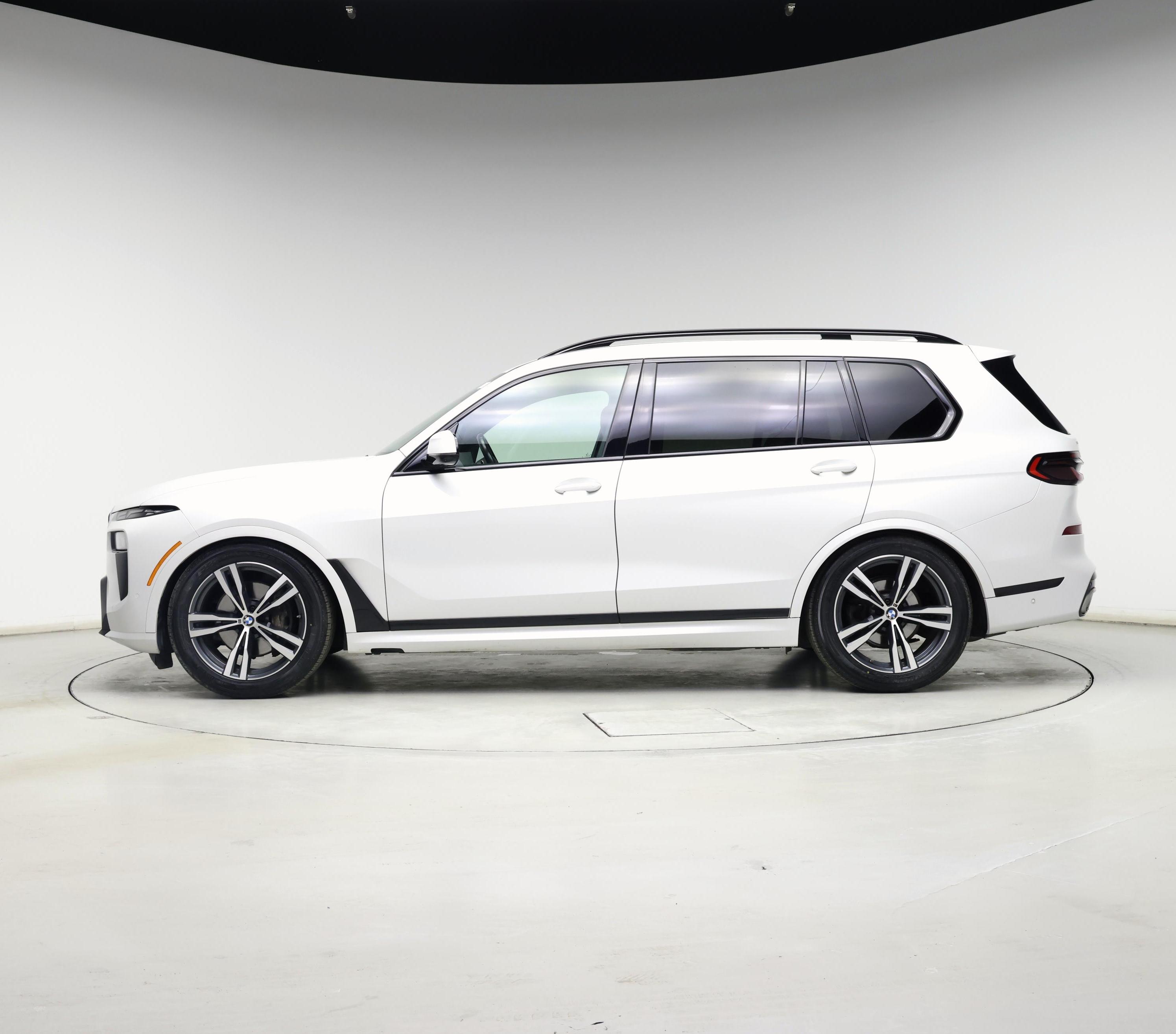 Thumbnail: 2023 BMW X7 - 3
