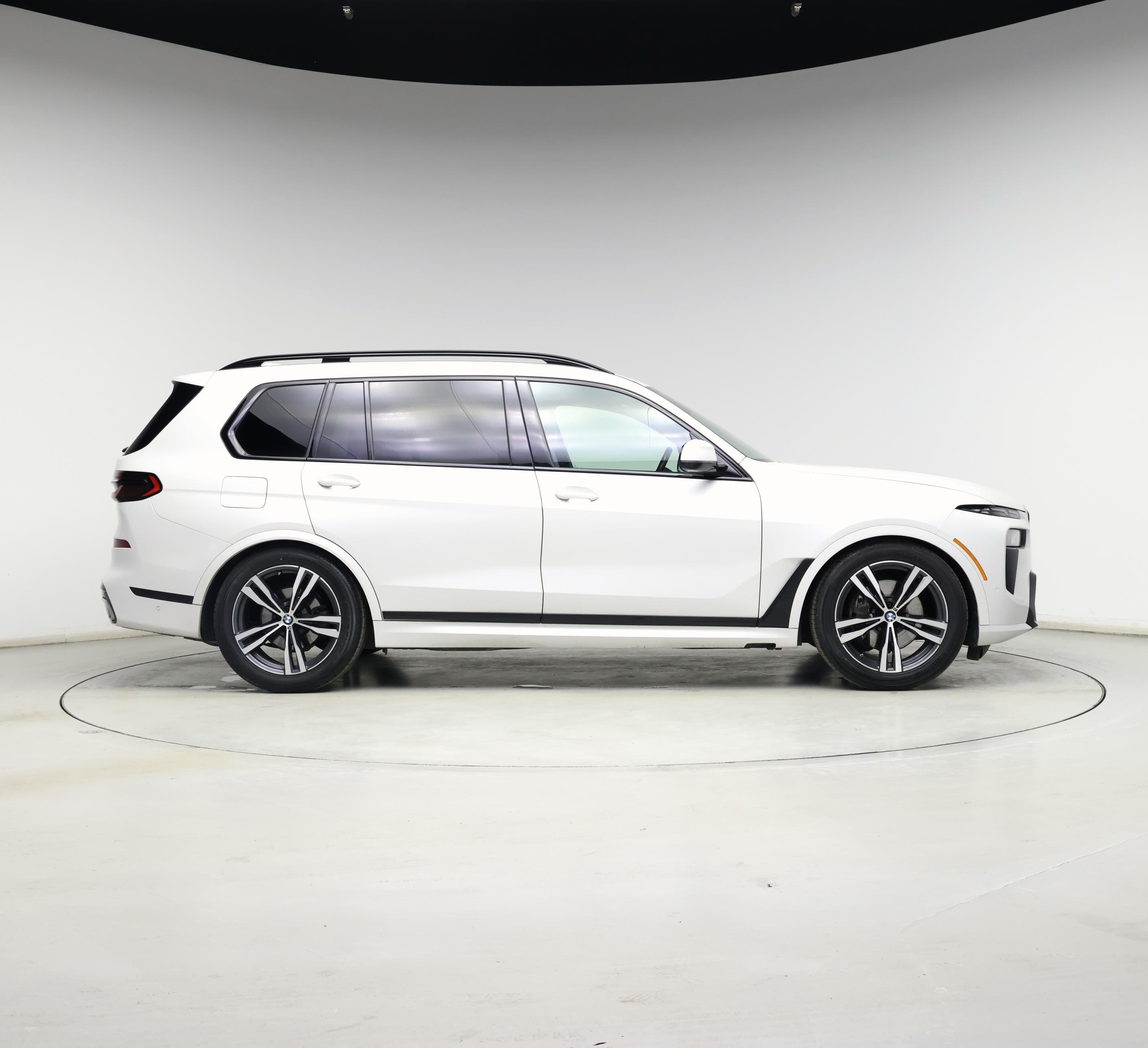 Thumbnail: 2023 BMW X7 - 7