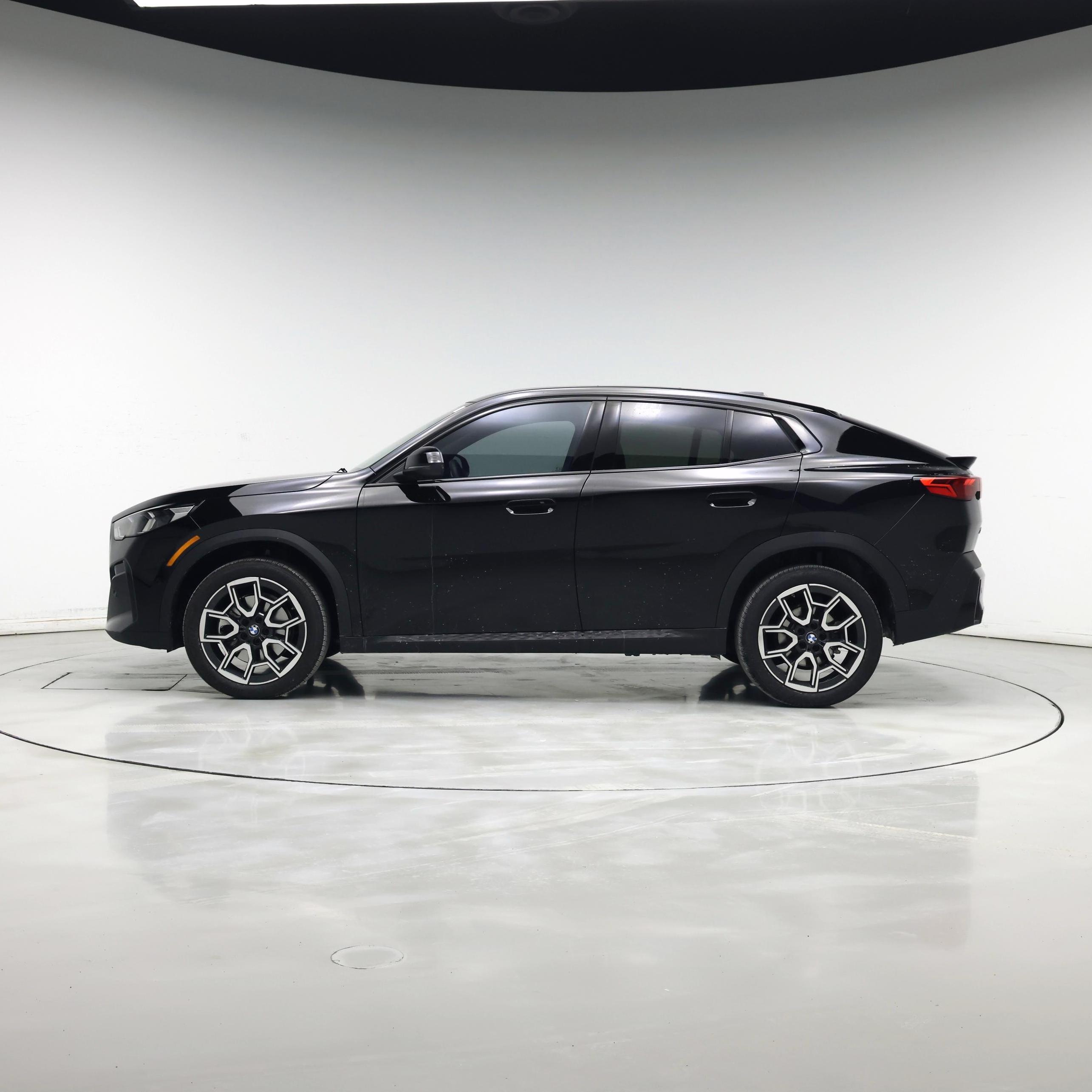 Thumbnail: 2025 BMW X2 - 3