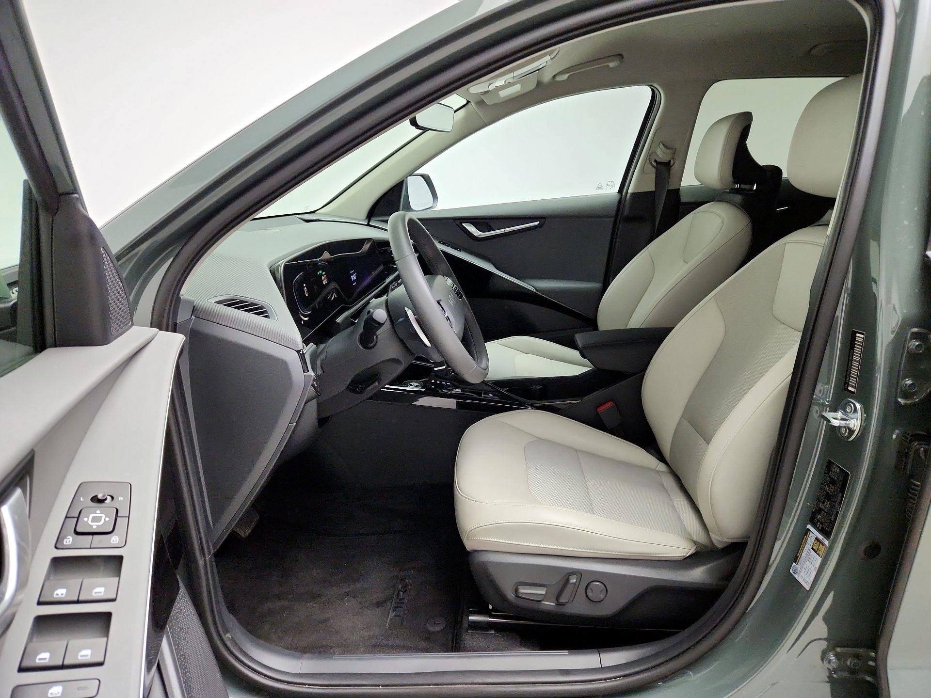 Thumbnail: 2024 Kia Niro - 11