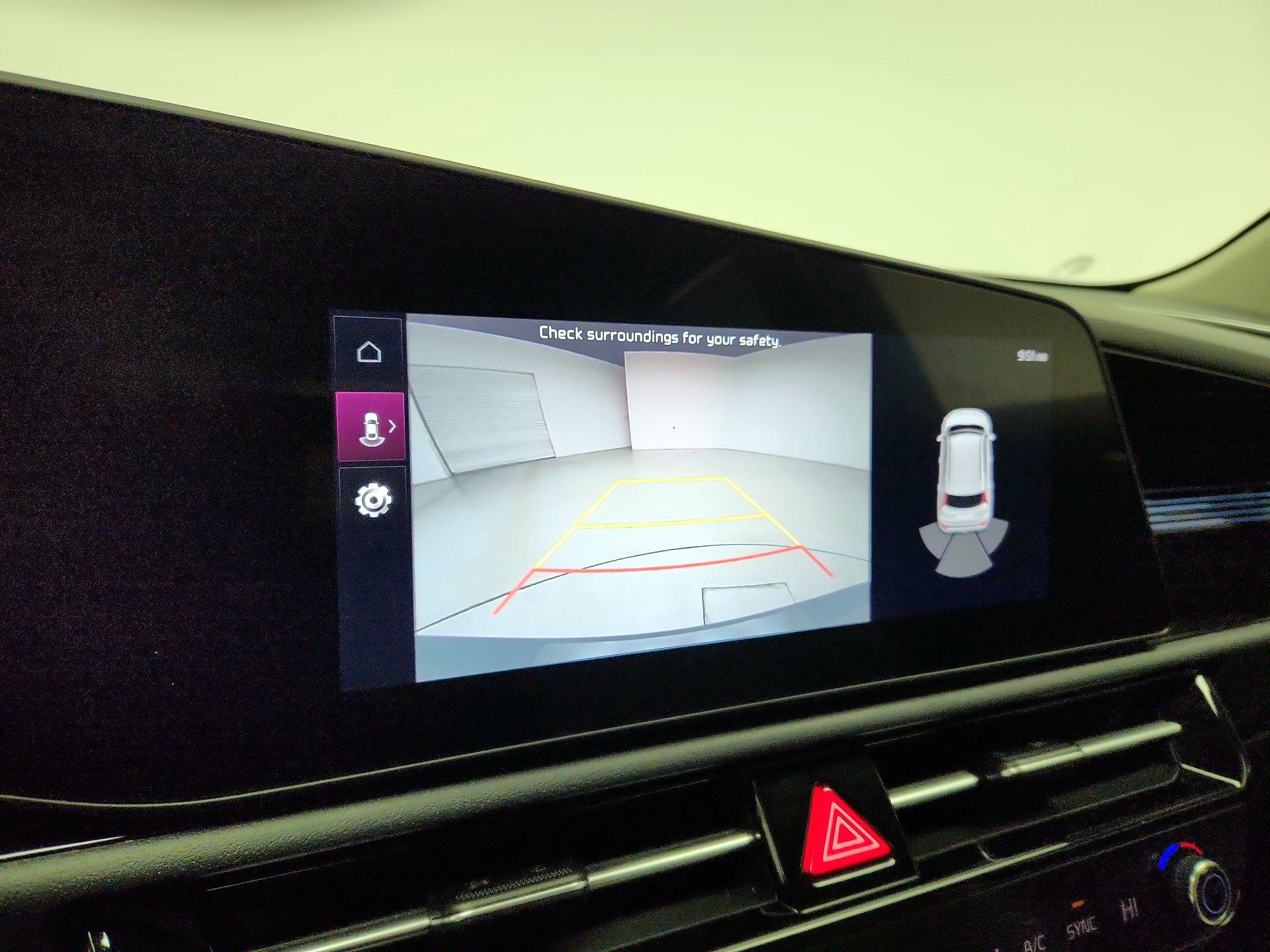 Thumbnail: 2024 Kia Niro - 15