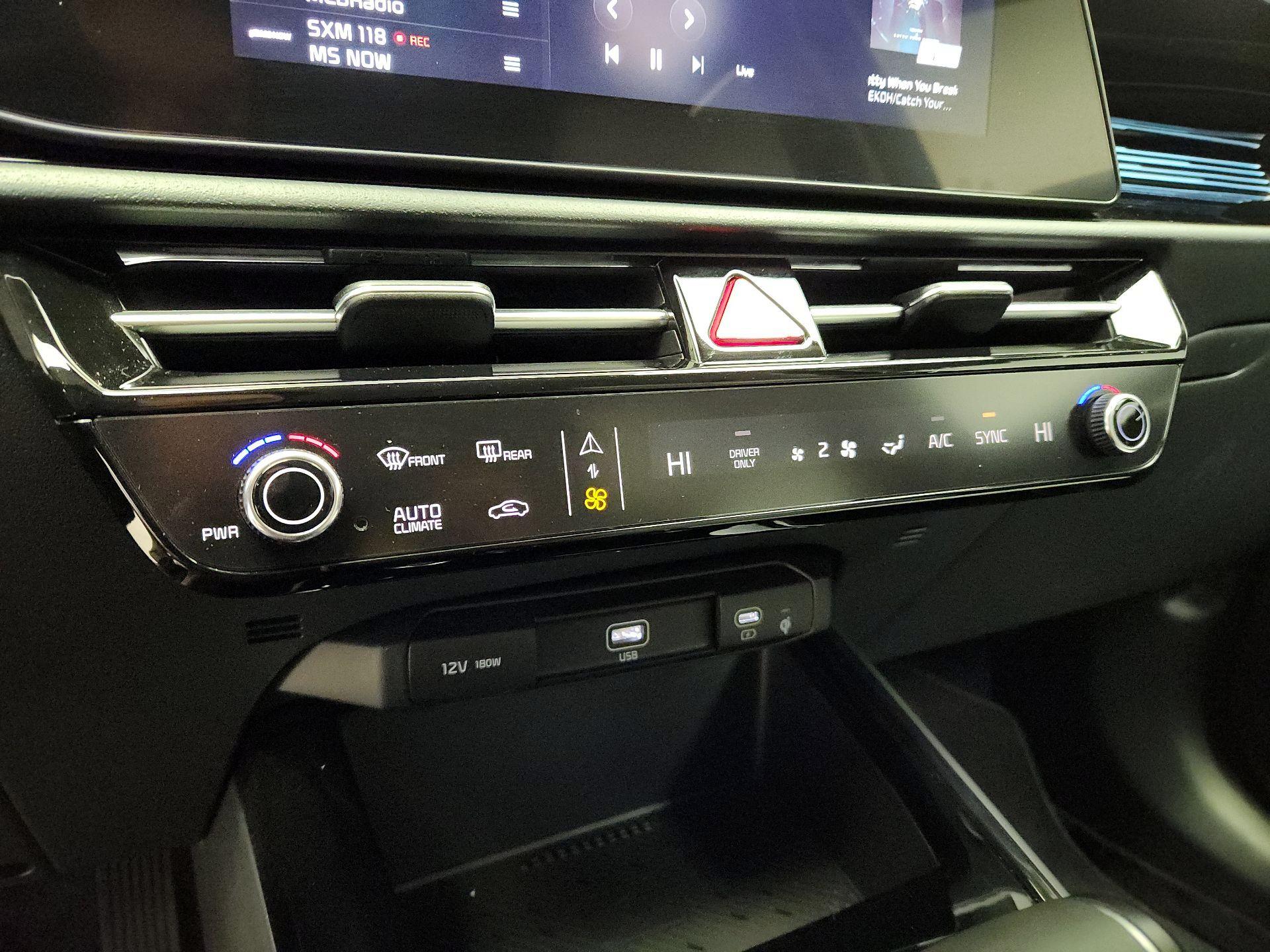 Thumbnail: 2024 Kia Niro - 17