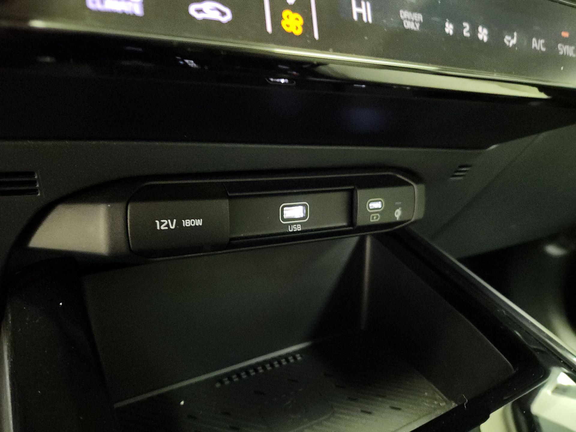 Thumbnail: 2024 Kia Niro - 19