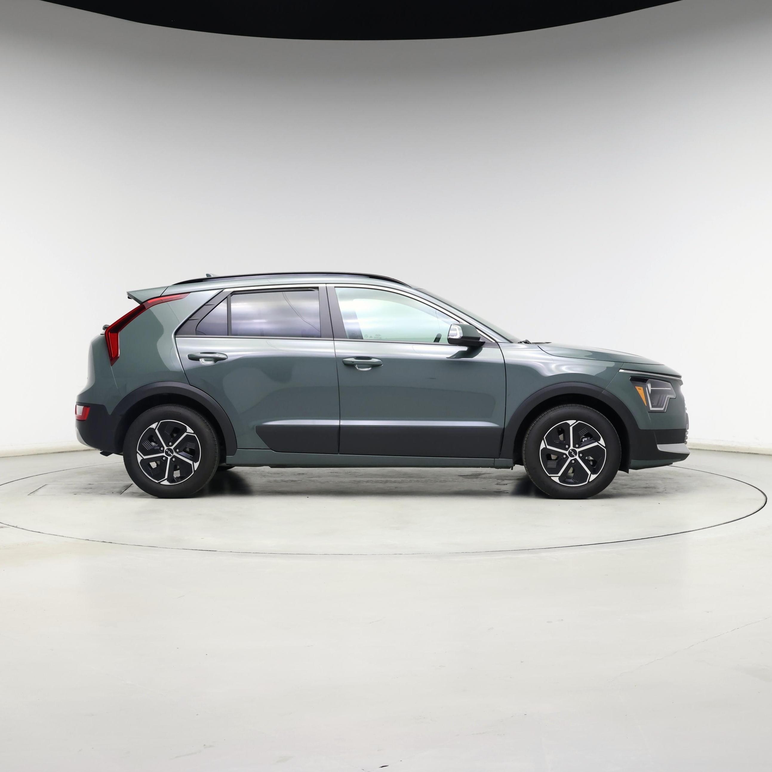 Thumbnail: 2024 Kia Niro - 7