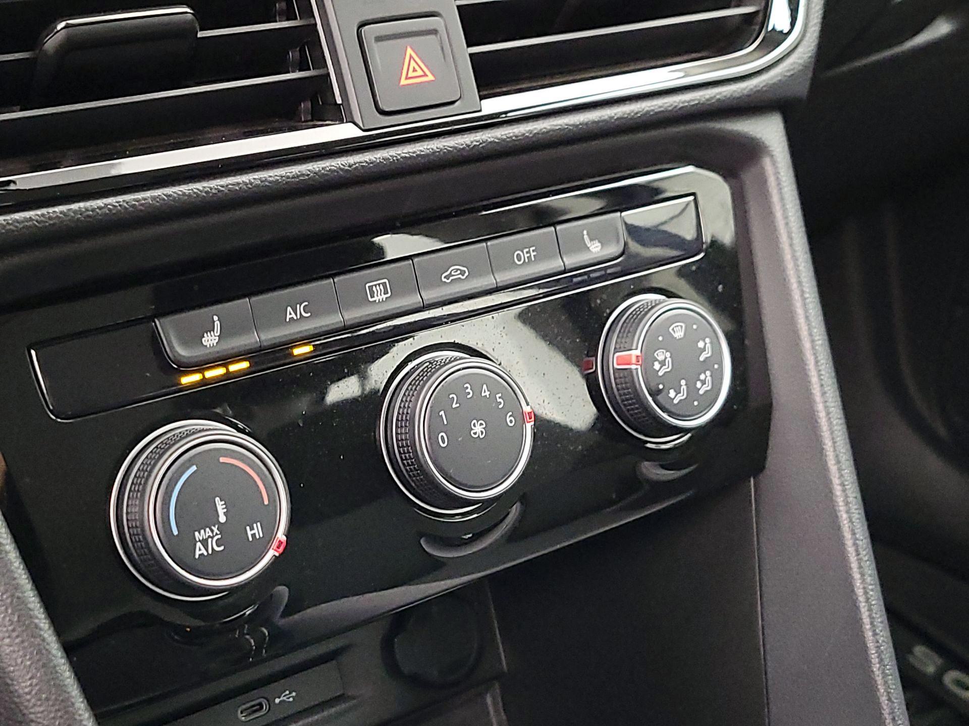 Thumbnail: 2024 Volkswagen Taos - 16