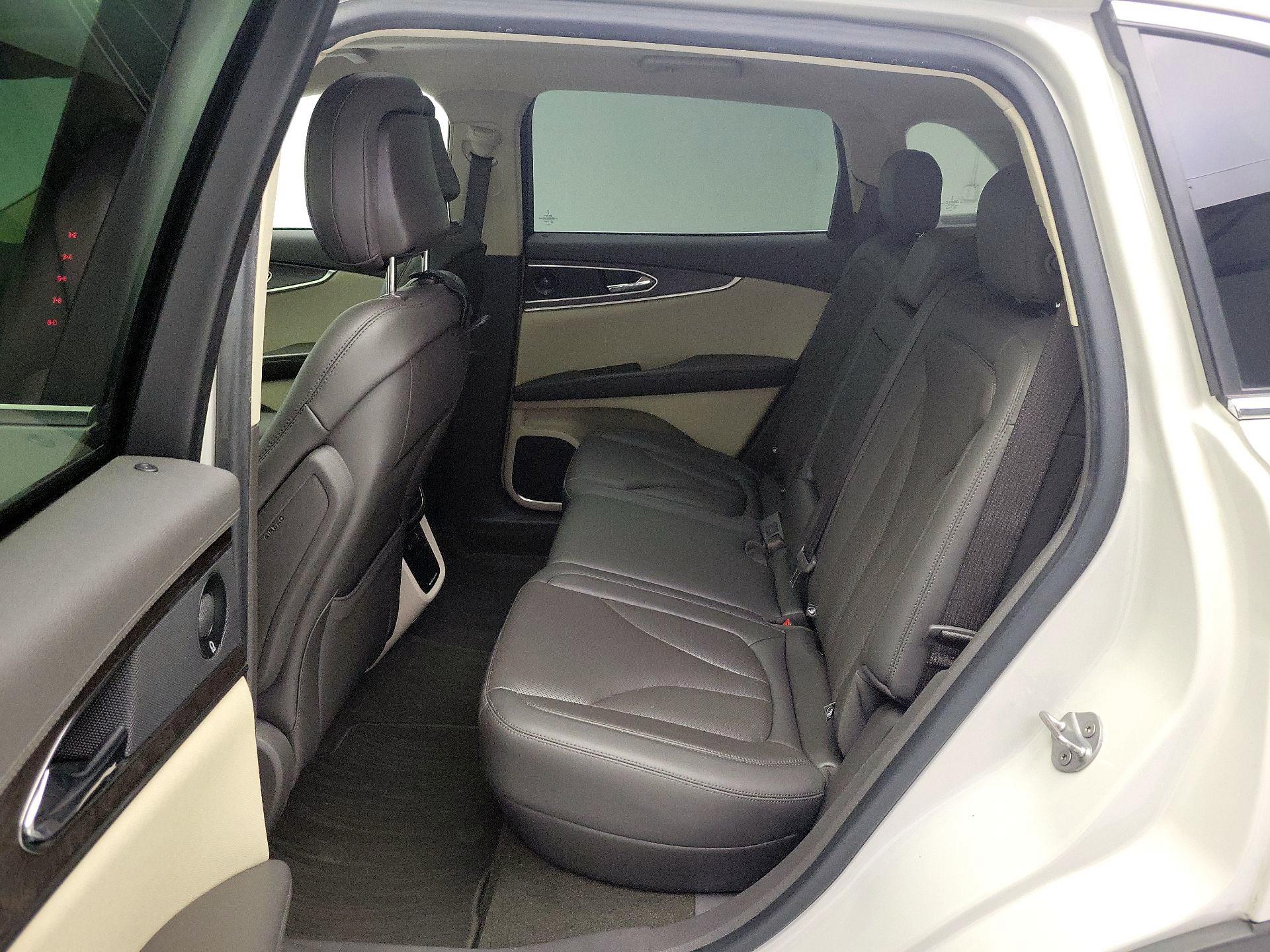 Thumbnail: 2020 Lincoln Nautilus - 20