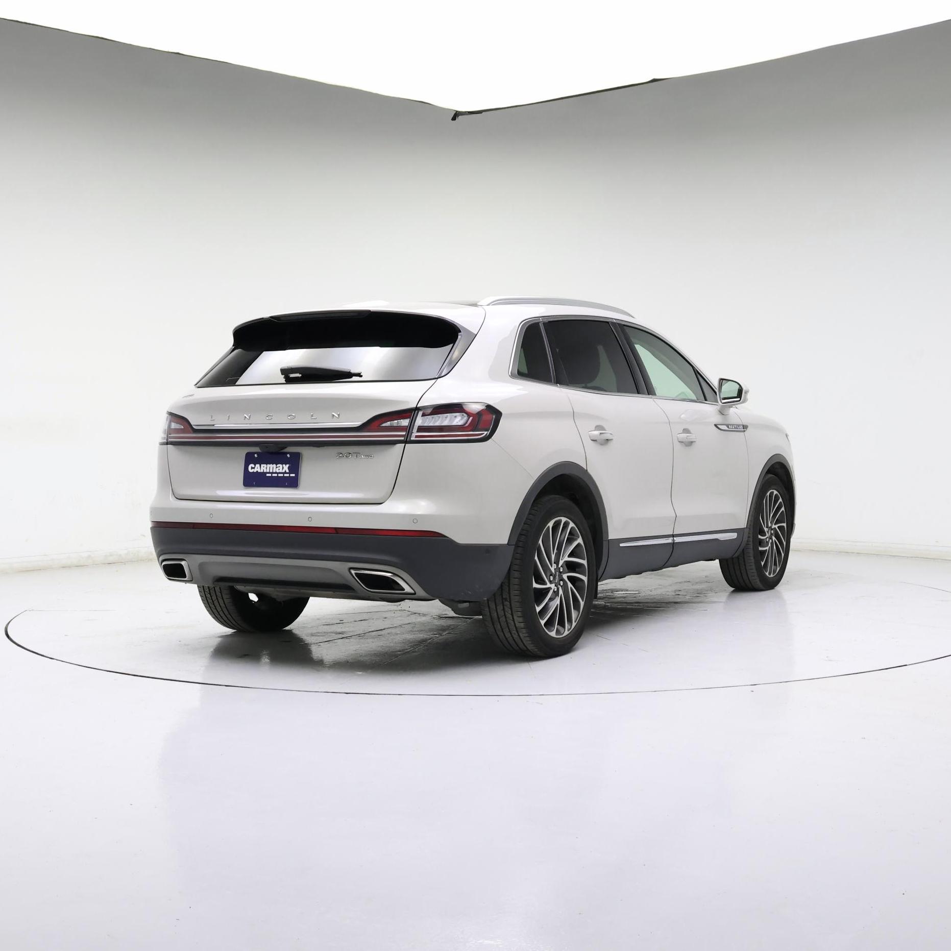 Thumbnail: 2020 Lincoln Nautilus - 4