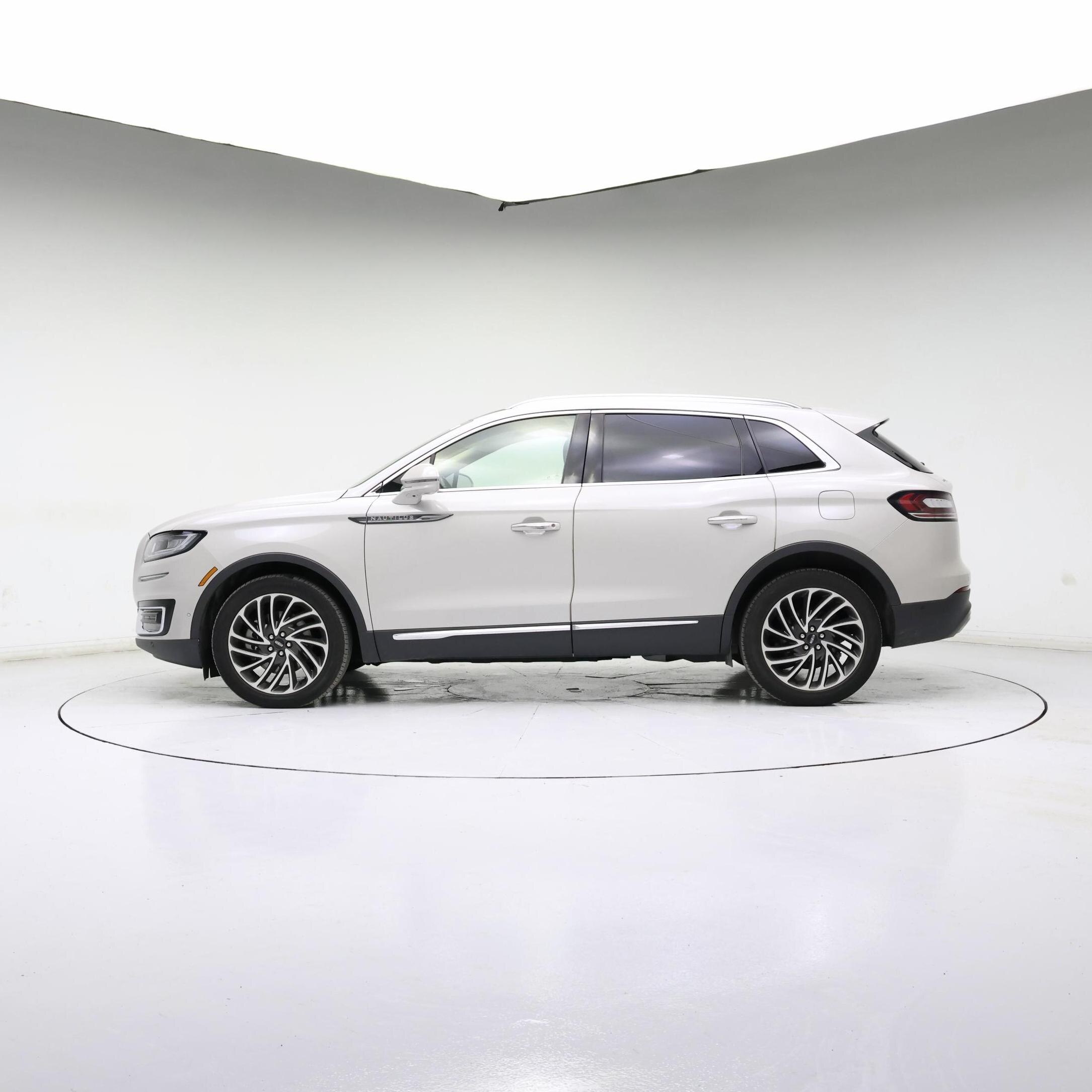 Thumbnail: 2020 Lincoln Nautilus - 7