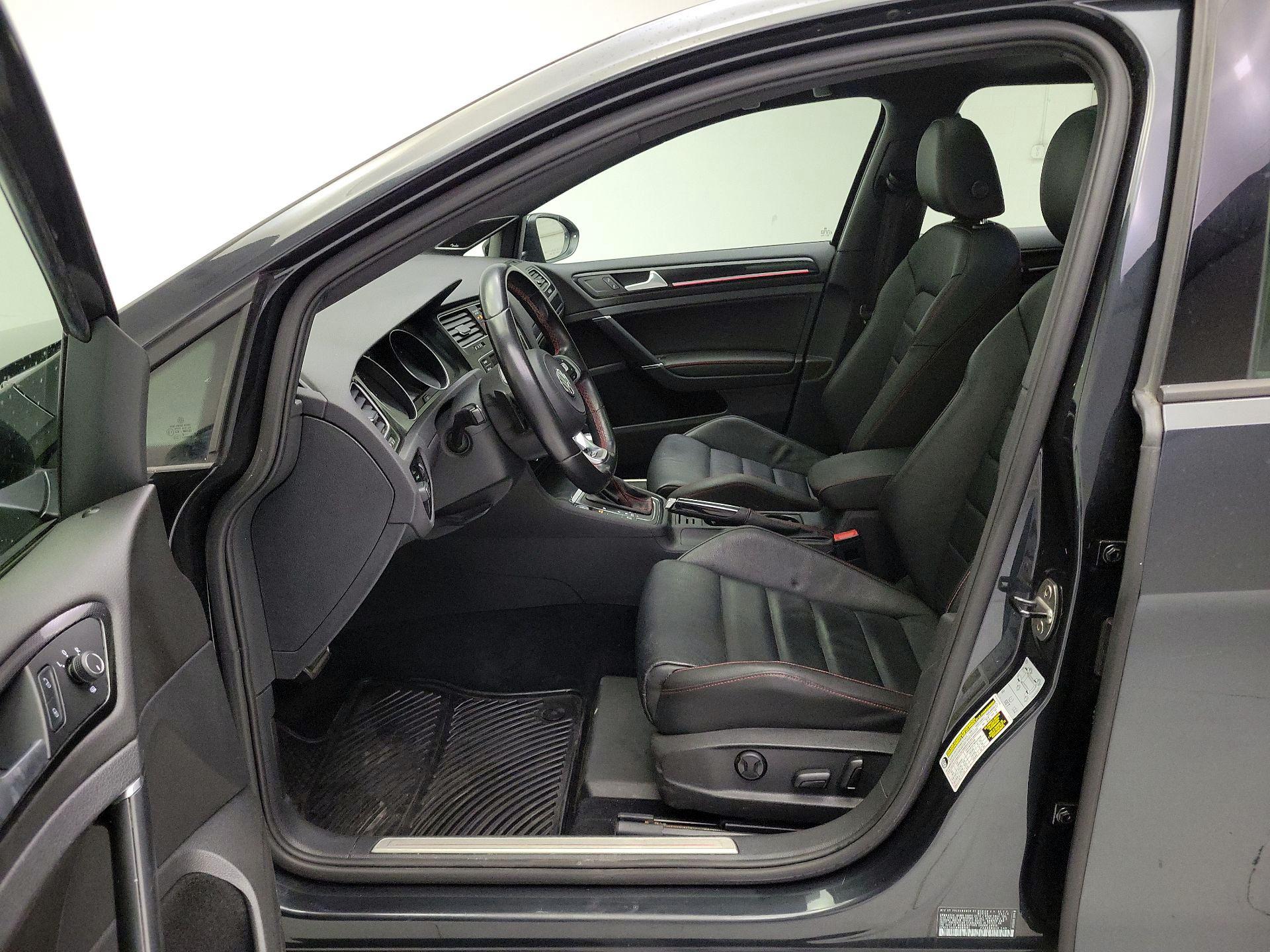 Thumbnail: 2017 Volkswagen Golf - 11