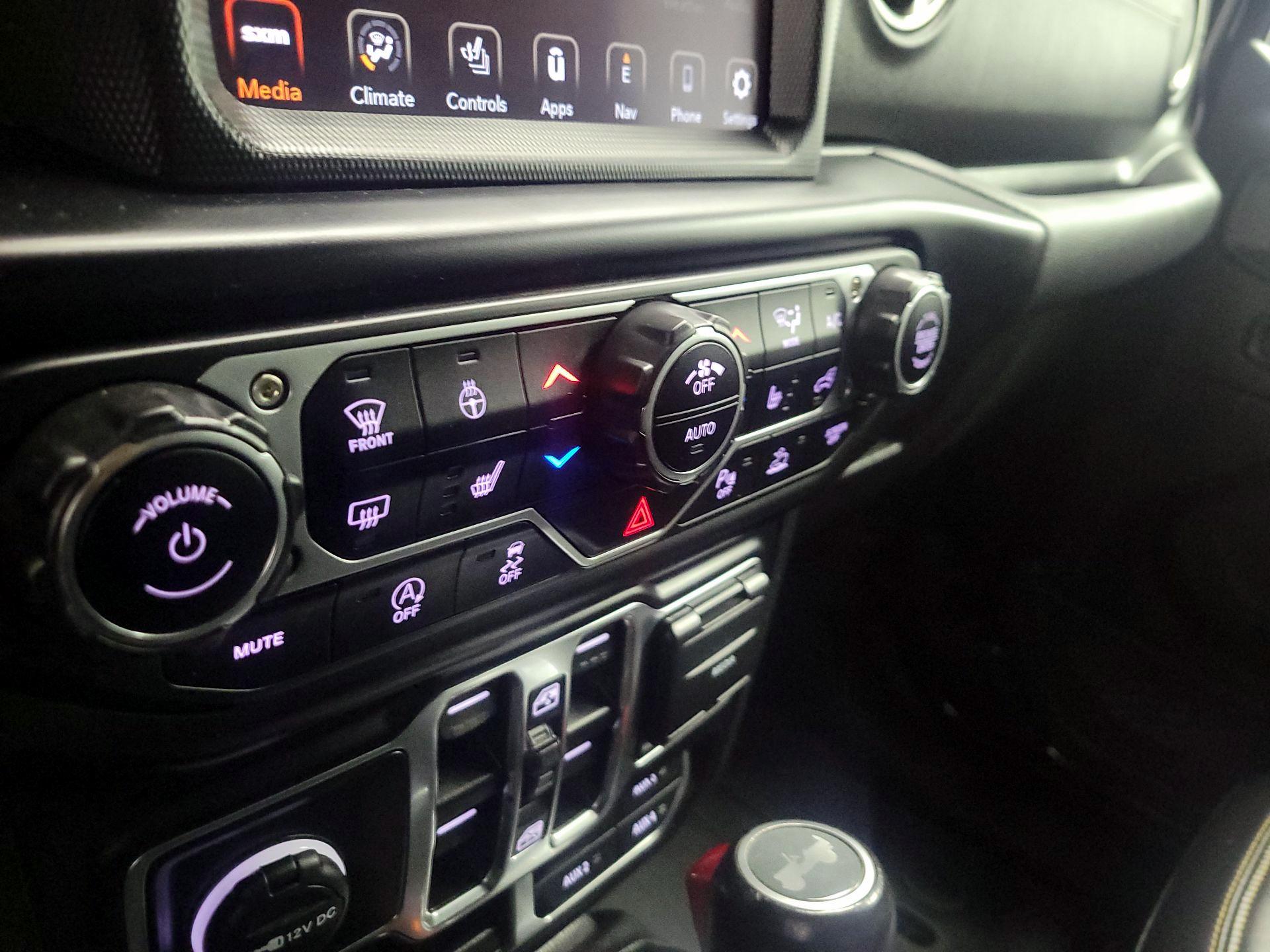 Thumbnail: 2022 Jeep Wrangler - 14