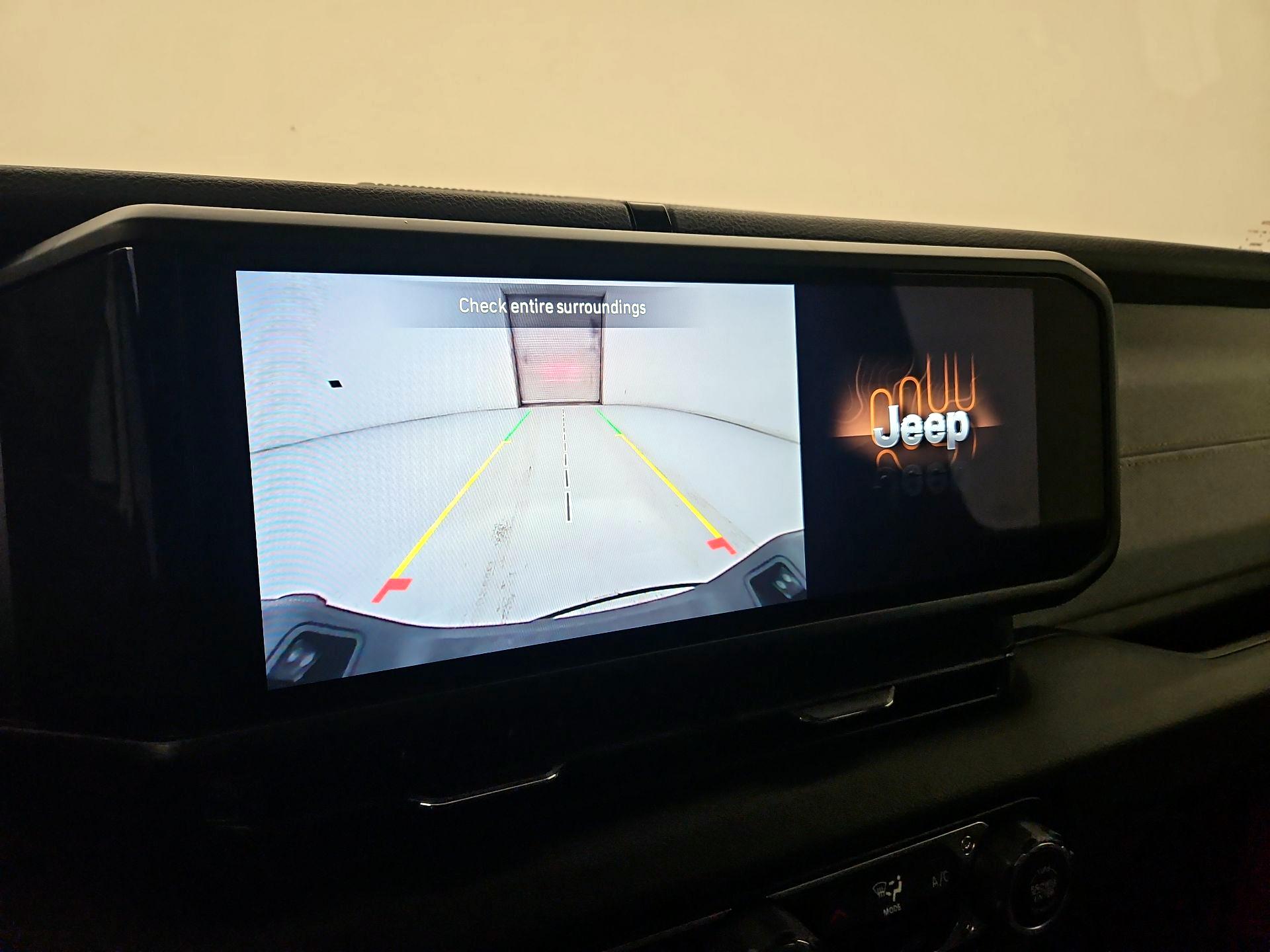 Thumbnail: 2025 Jeep Gladiator - 14