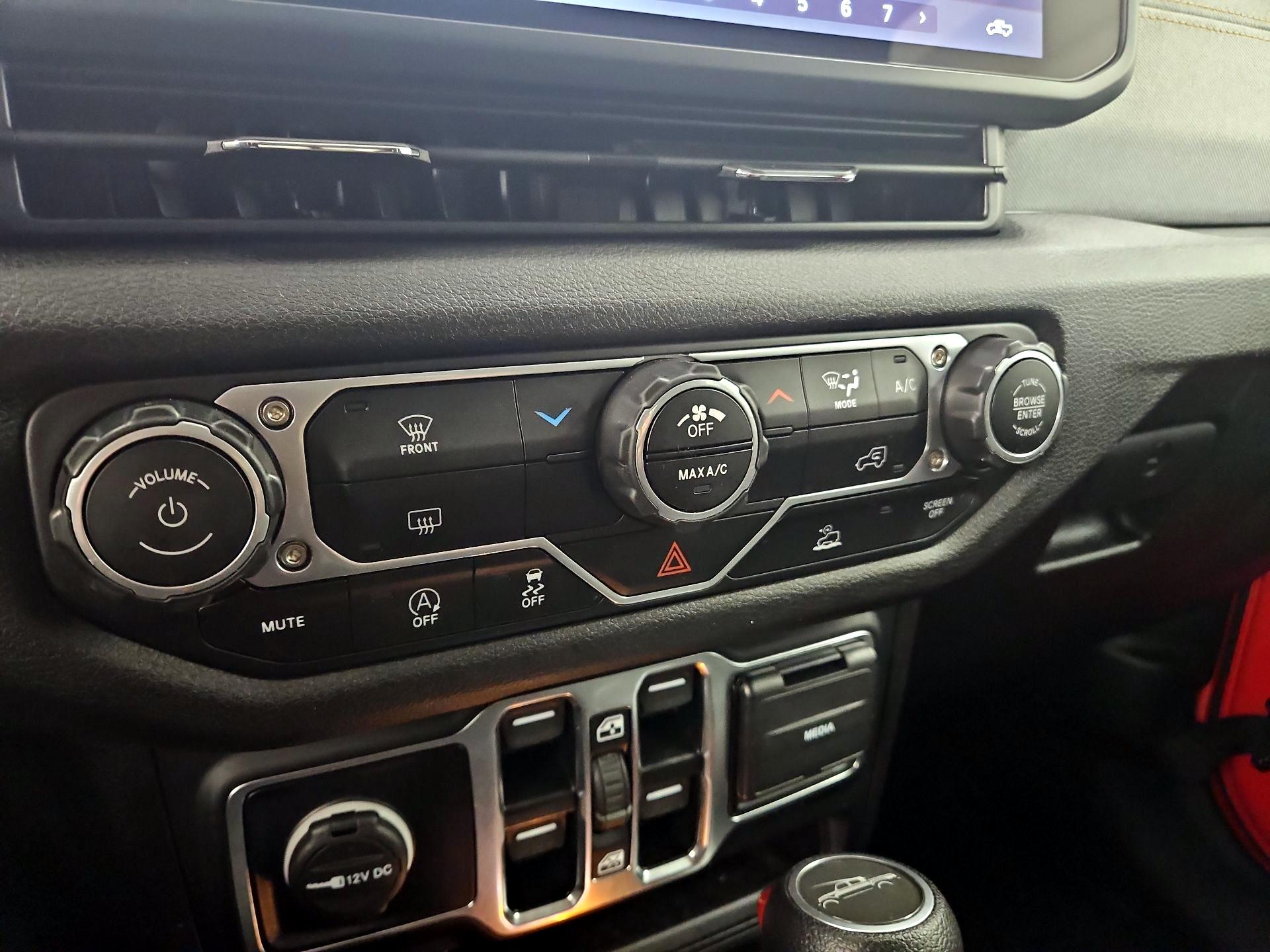 Thumbnail: 2025 Jeep Gladiator - 16