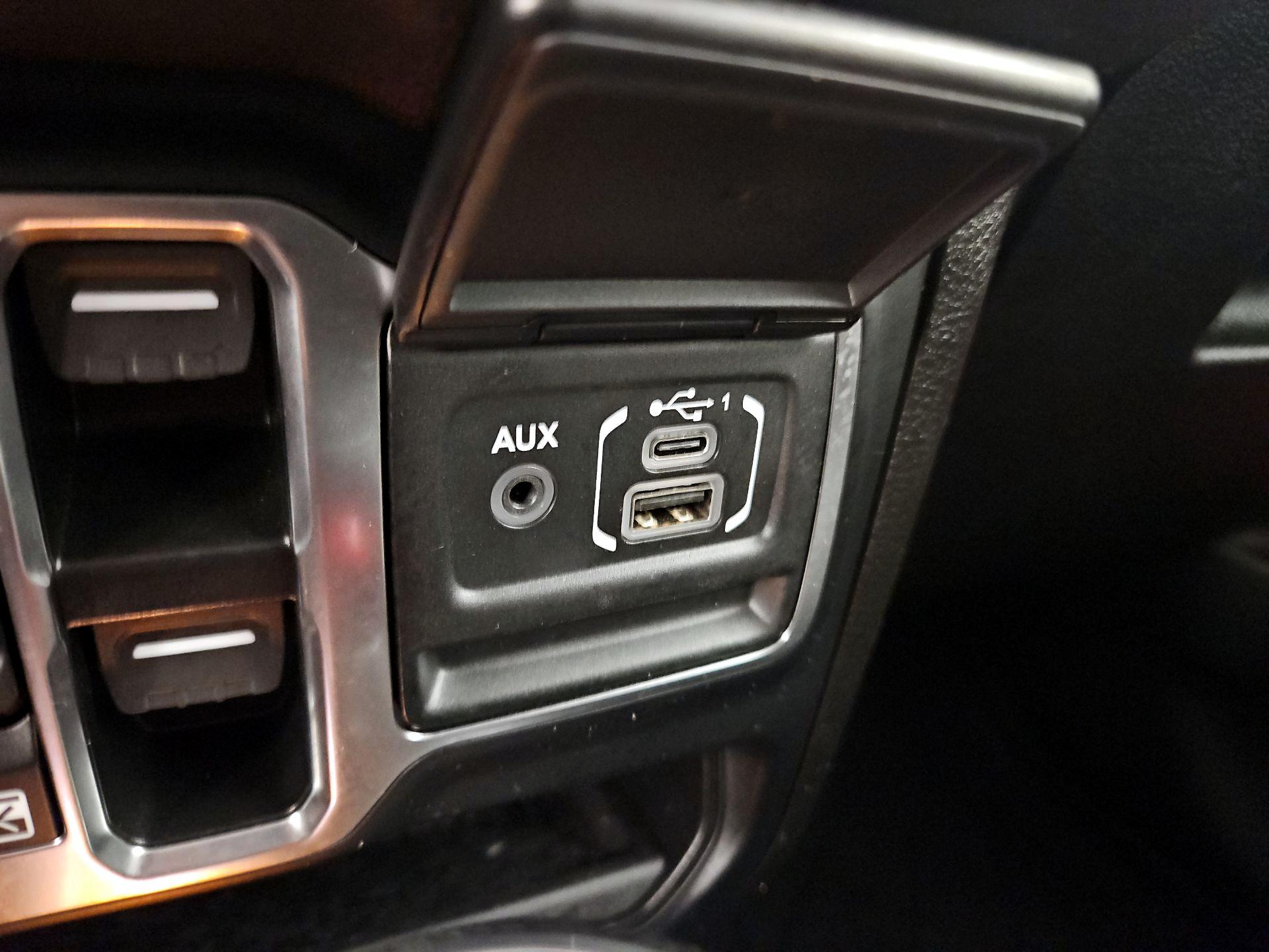 Thumbnail: 2025 Jeep Gladiator - 18