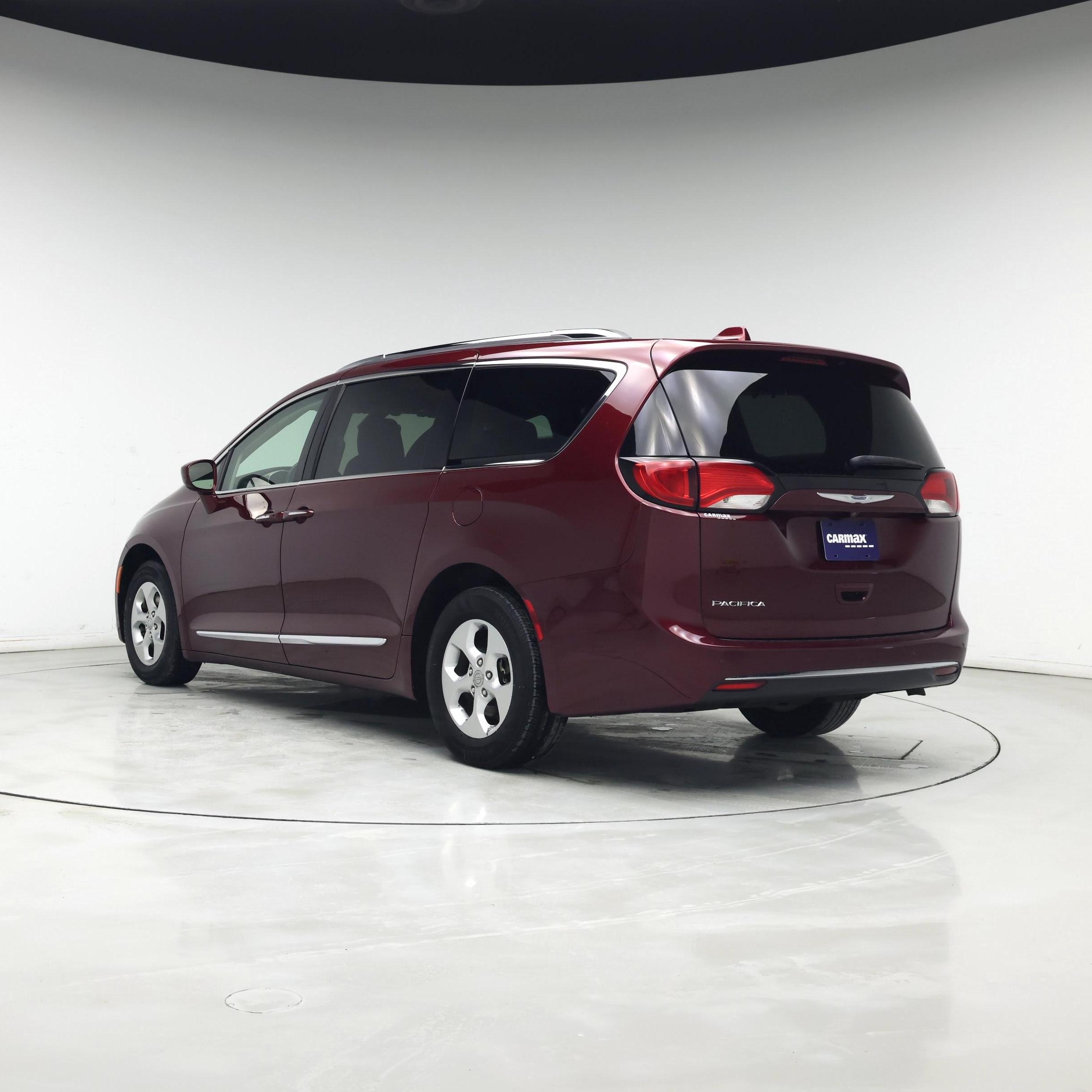 Thumbnail: 2017 Chrysler Pacifica - 2