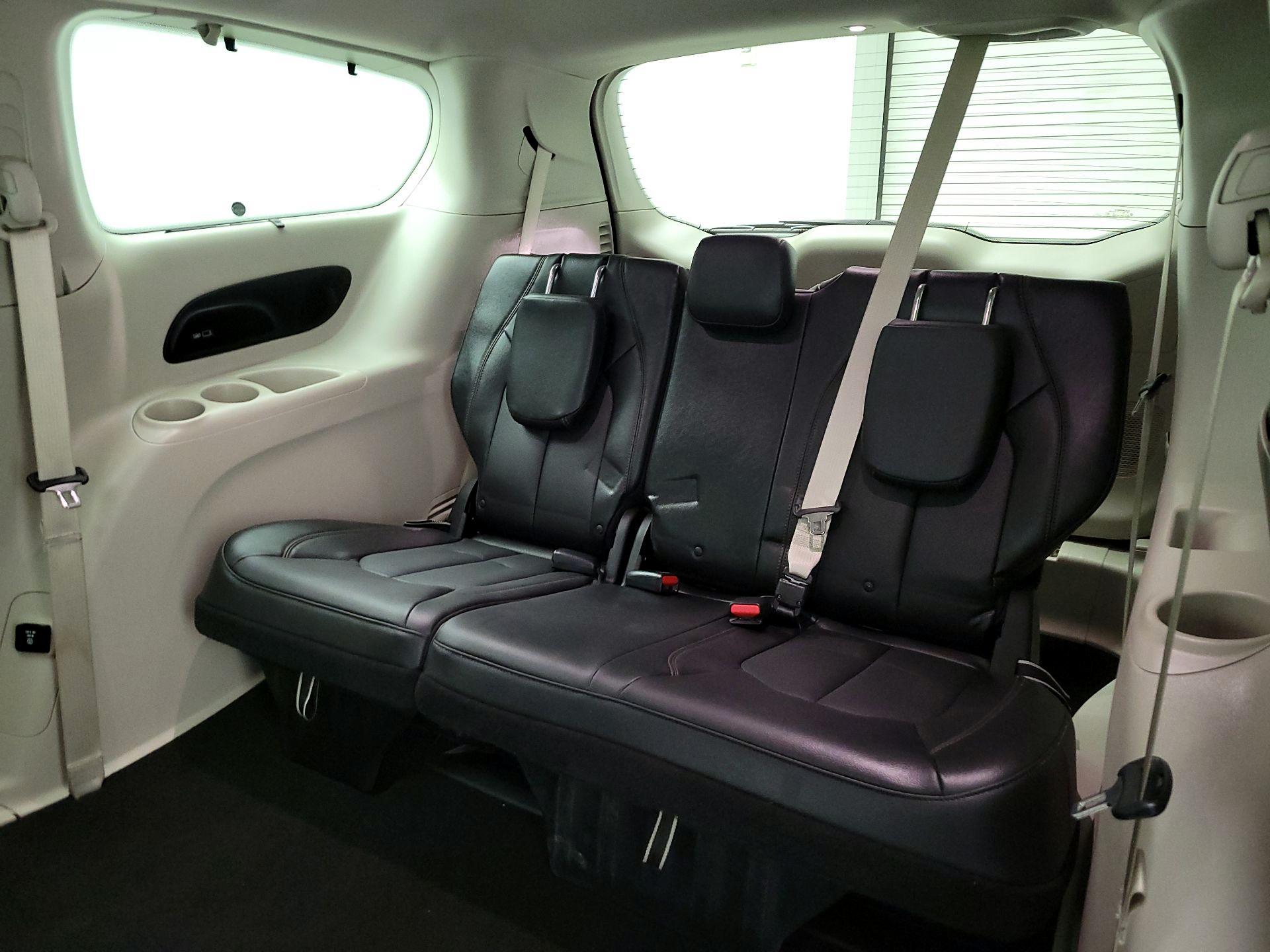 Thumbnail: 2017 Chrysler Pacifica - 20