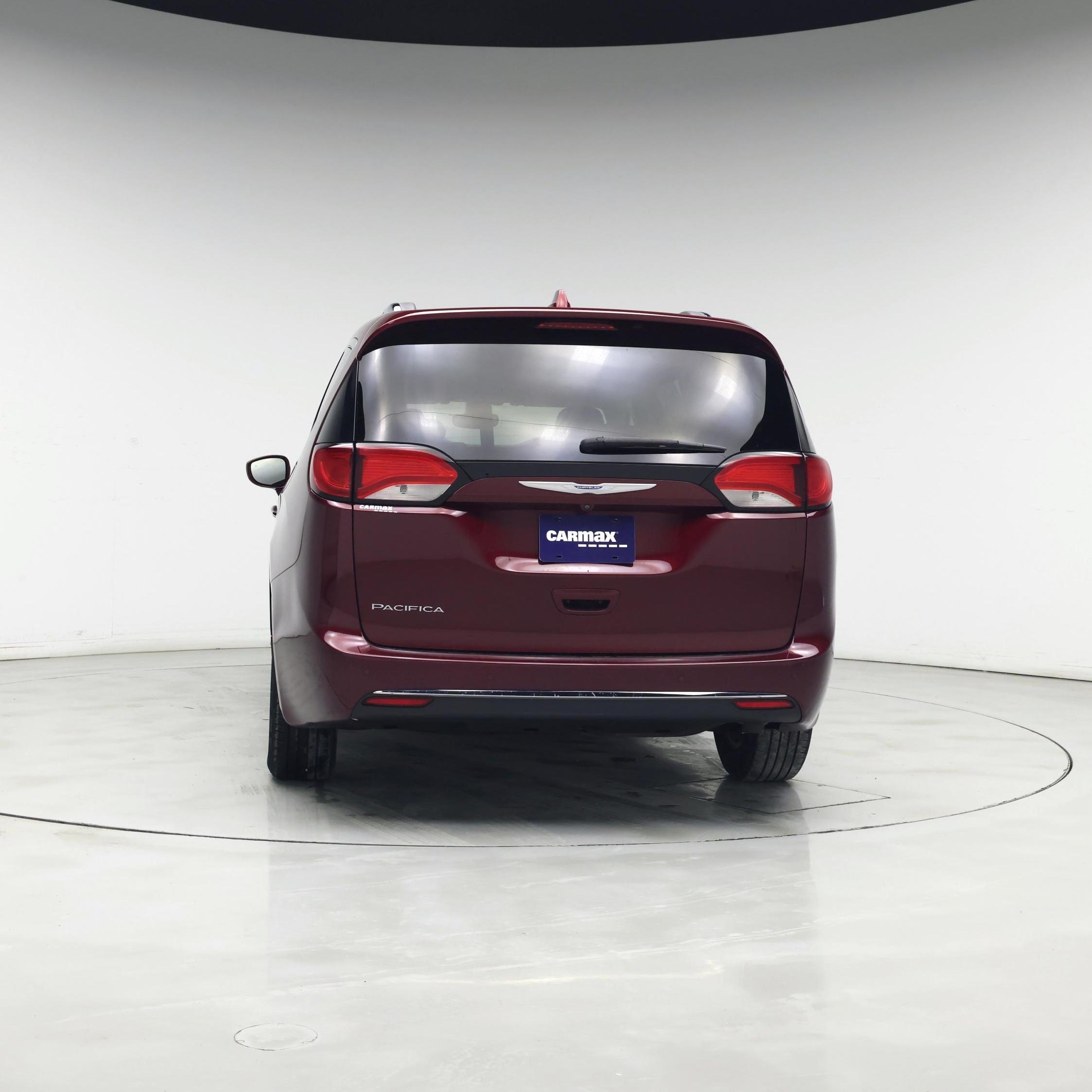 Thumbnail: 2017 Chrysler Pacifica - 6