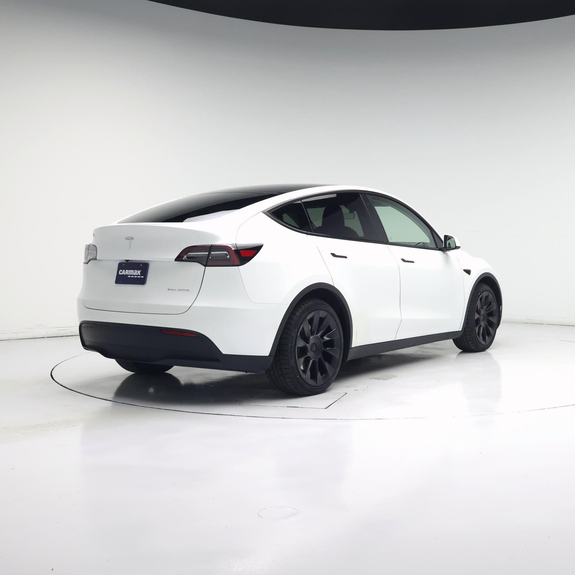 Thumbnail: 2023 Tesla Model Y - 8