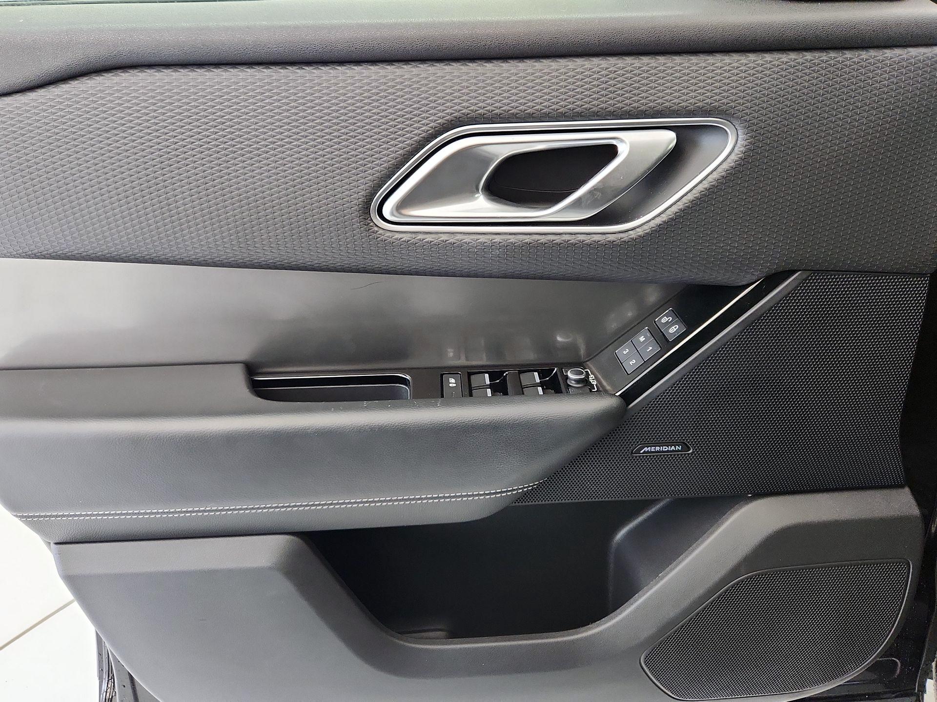 Thumbnail: 2018 Land Rover Range Rover Velar - 12