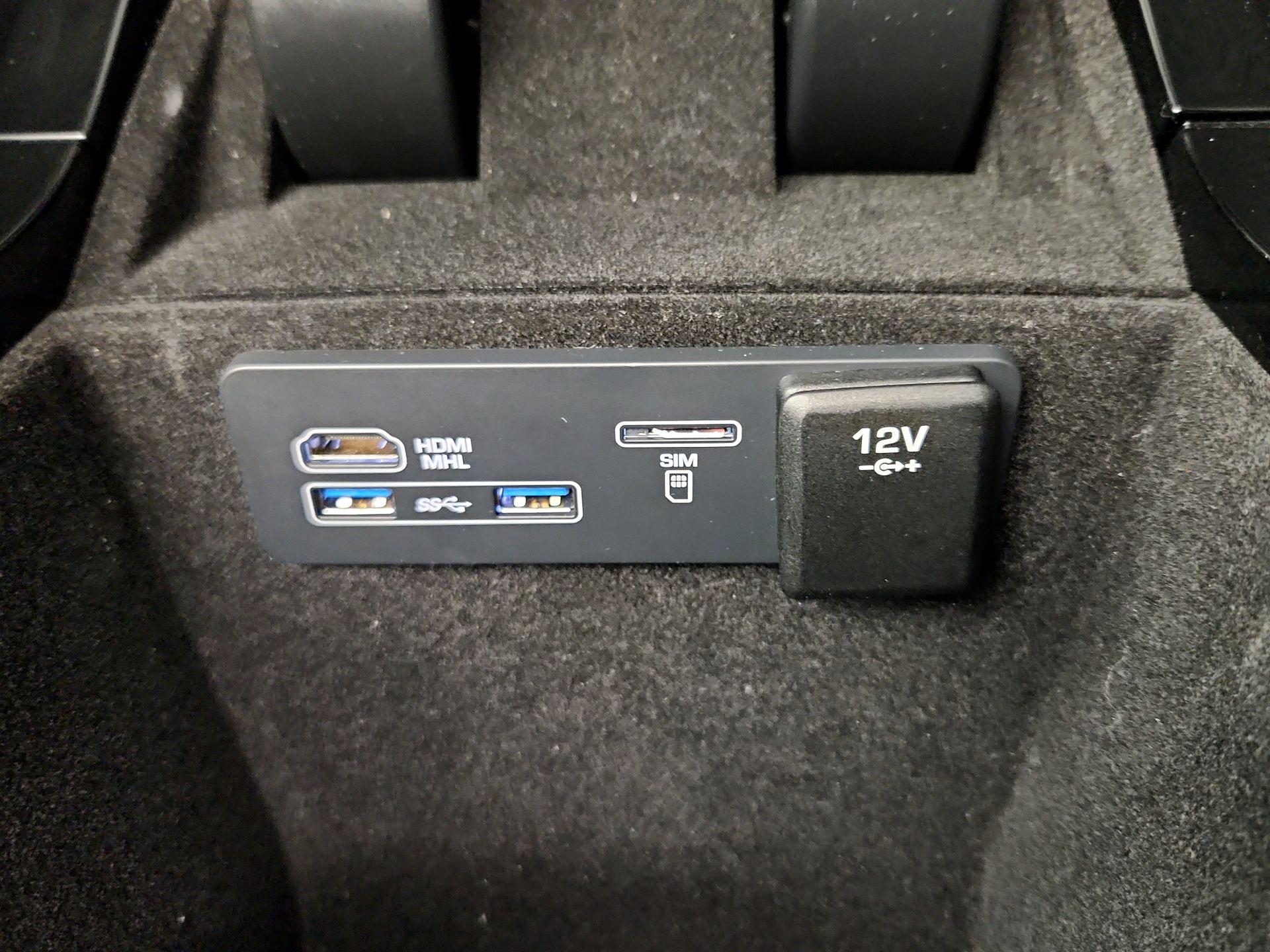 Thumbnail: 2018 Land Rover Range Rover Velar - 19