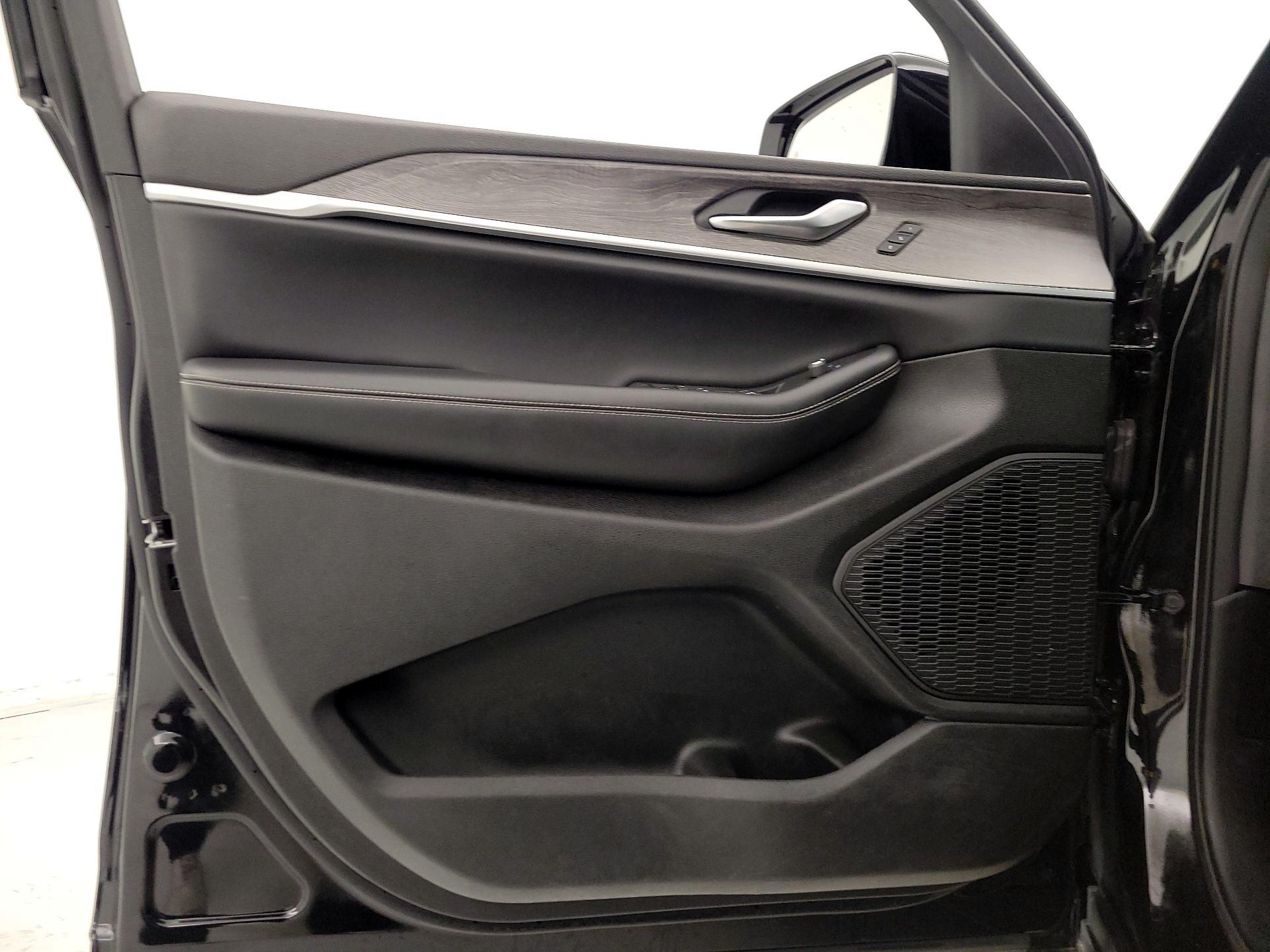 Thumbnail: 2023 Jeep Grand Cherokee - 12