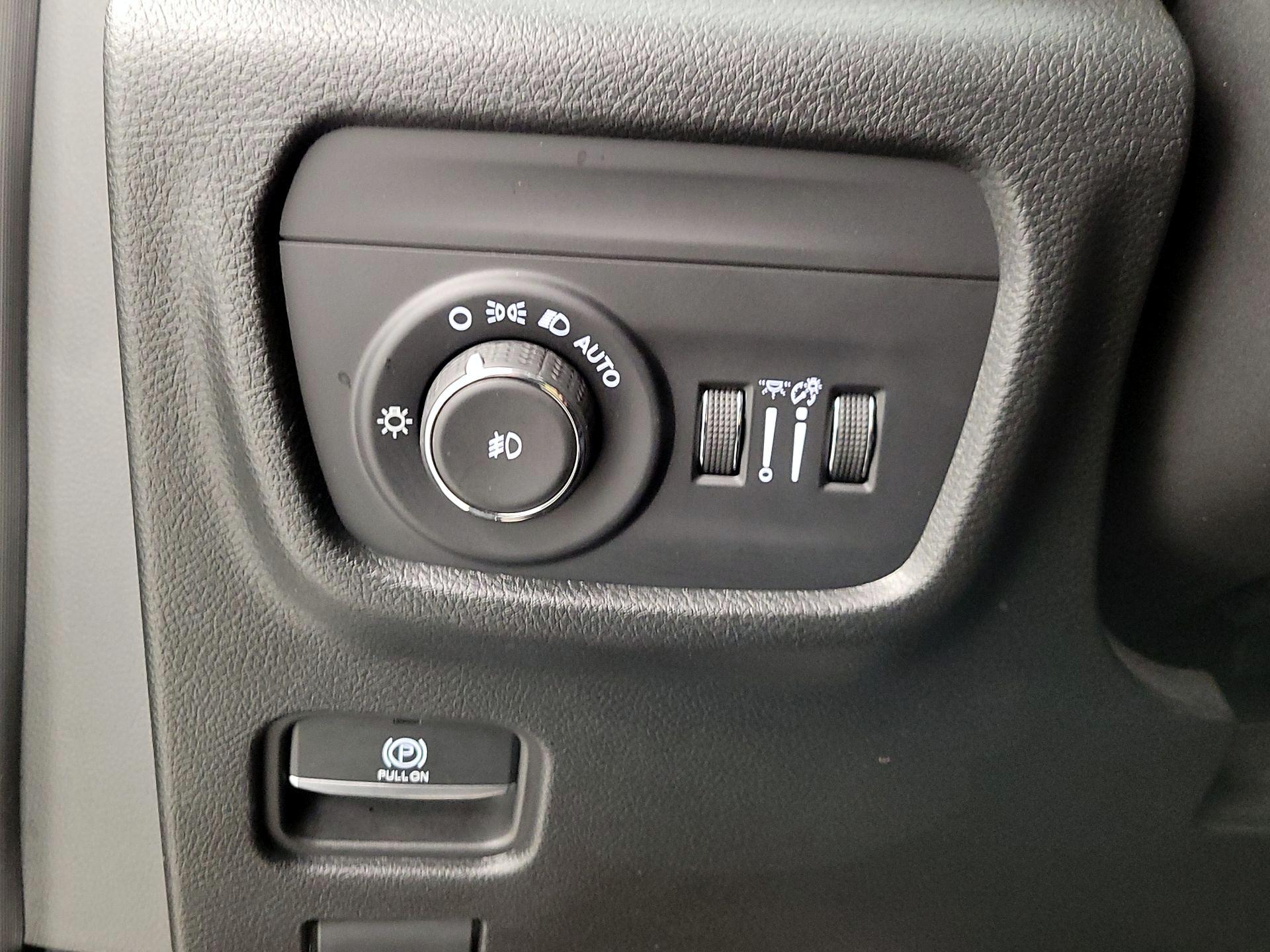 Thumbnail: 2023 Jeep Grand Cherokee - 13