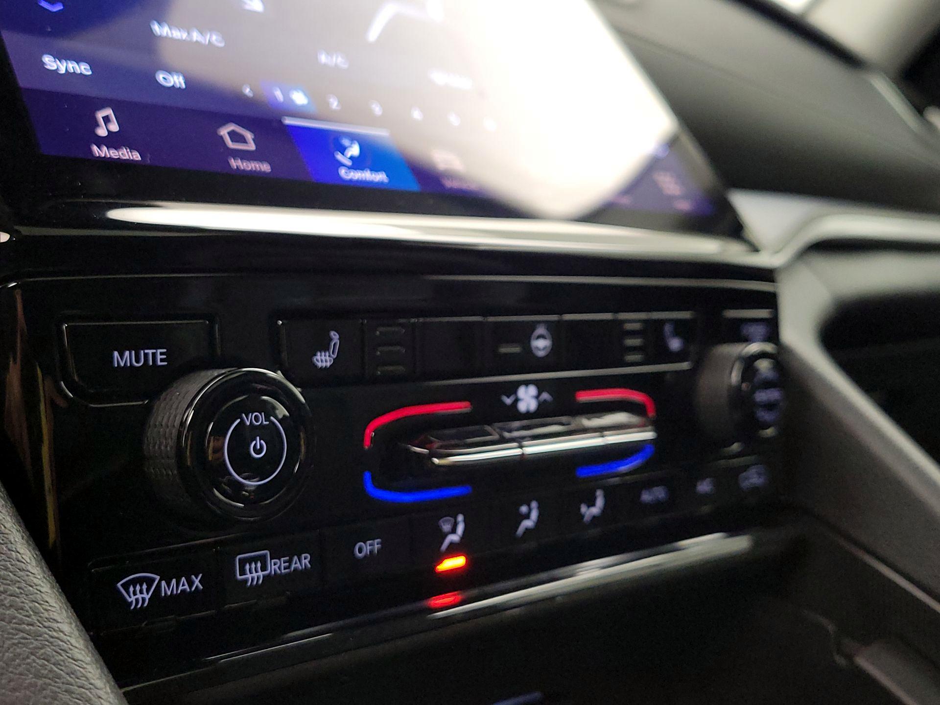 Thumbnail: 2023 Jeep Grand Cherokee - 17