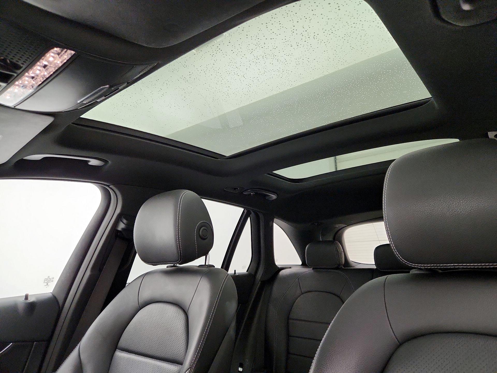 Thumbnail: 2018 Mercedes-Benz GLC - 19