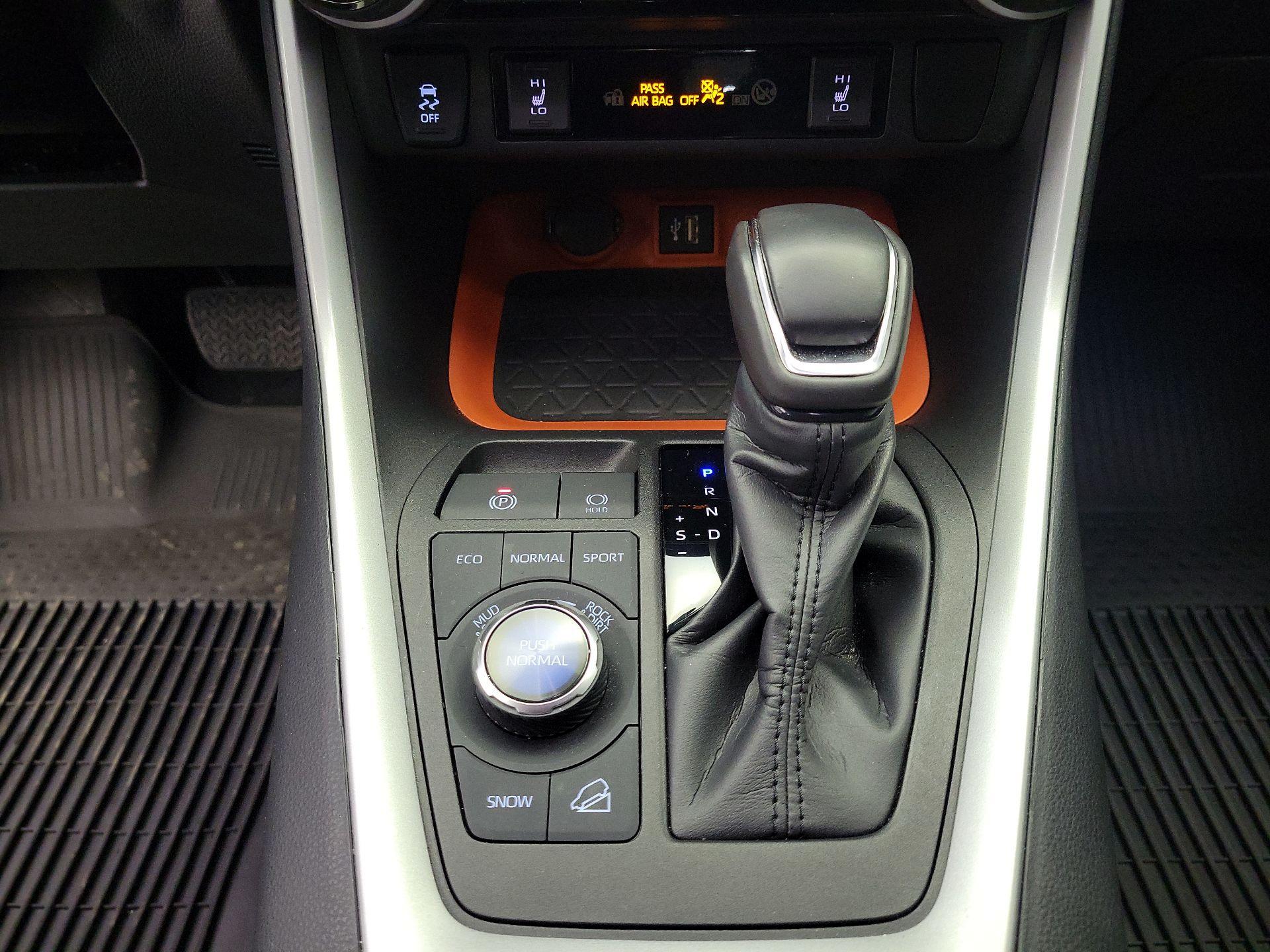 Thumbnail: 2024 Toyota RAV4 - 17