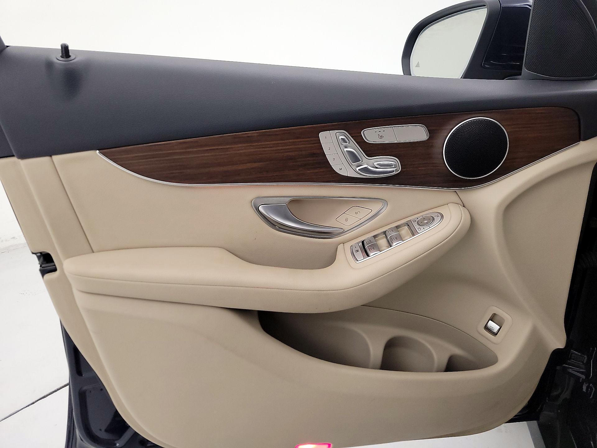 Thumbnail: 2022 Mercedes-Benz GLC - 12