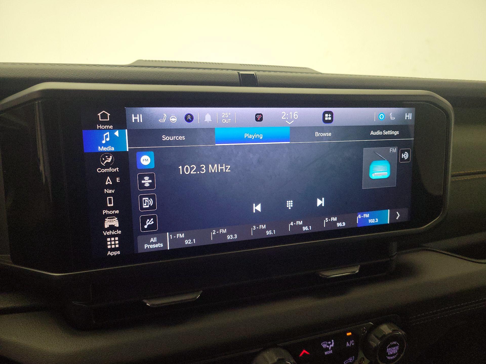 Thumbnail: 2024 Jeep Gladiator - 16