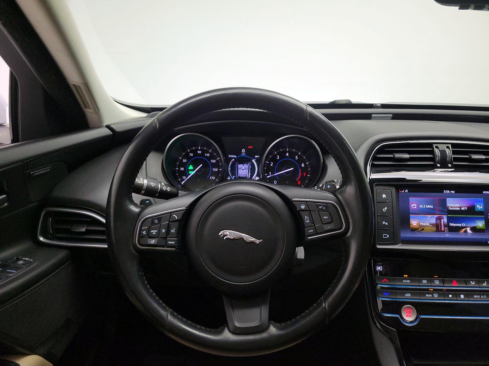 Thumbnail: 2017 Jaguar XE - 10