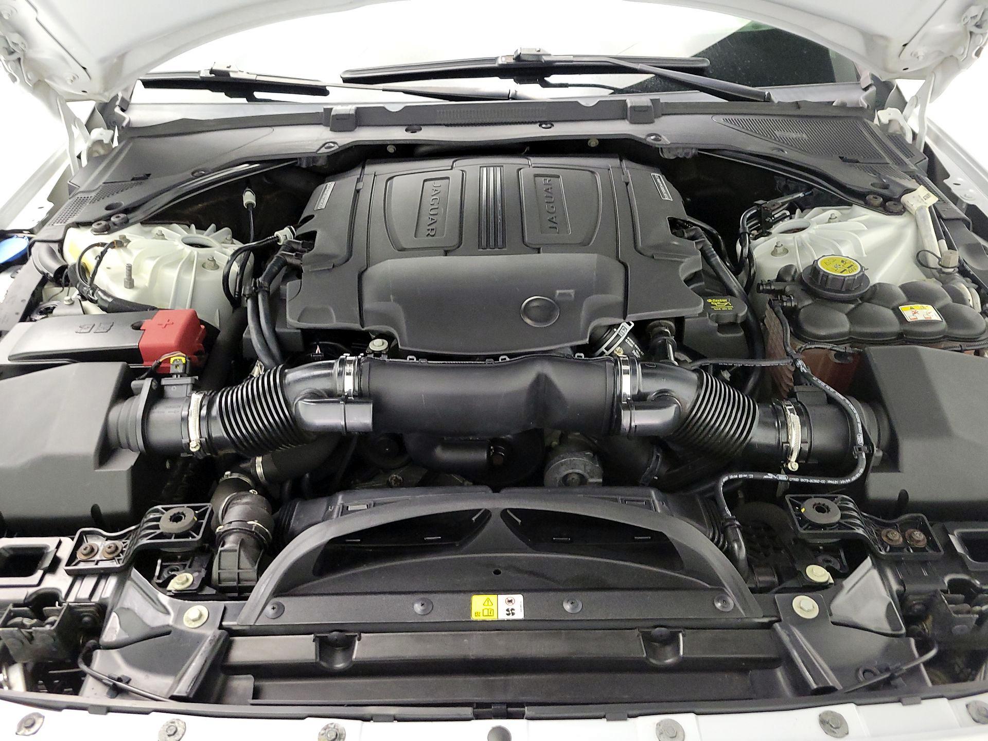 Thumbnail: 2017 Jaguar XE - 19