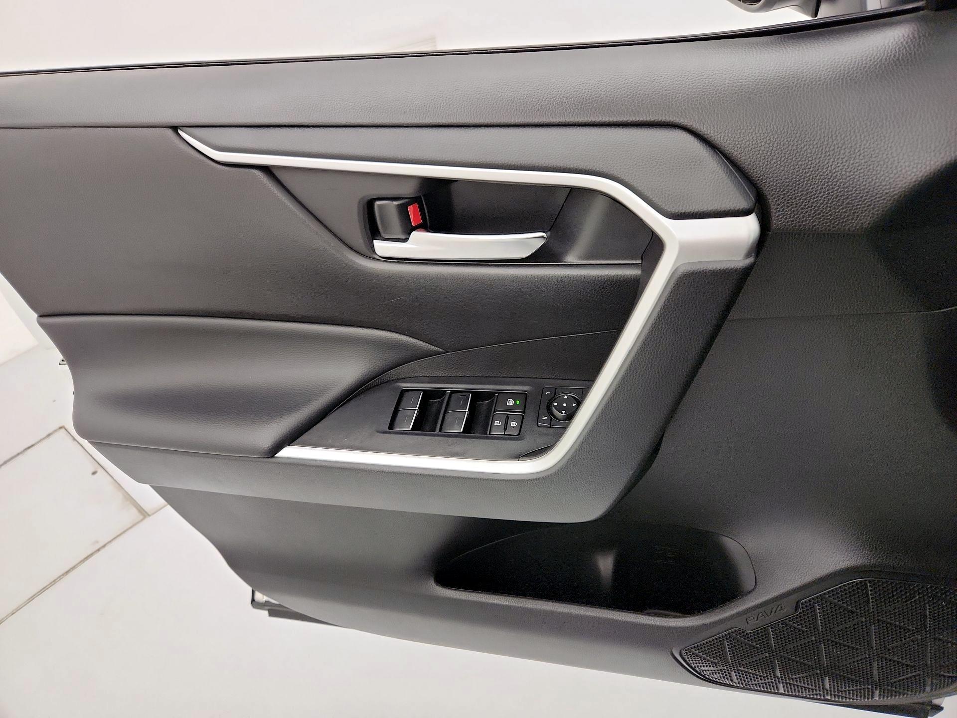 Thumbnail: 2024 Toyota RAV4 - 12