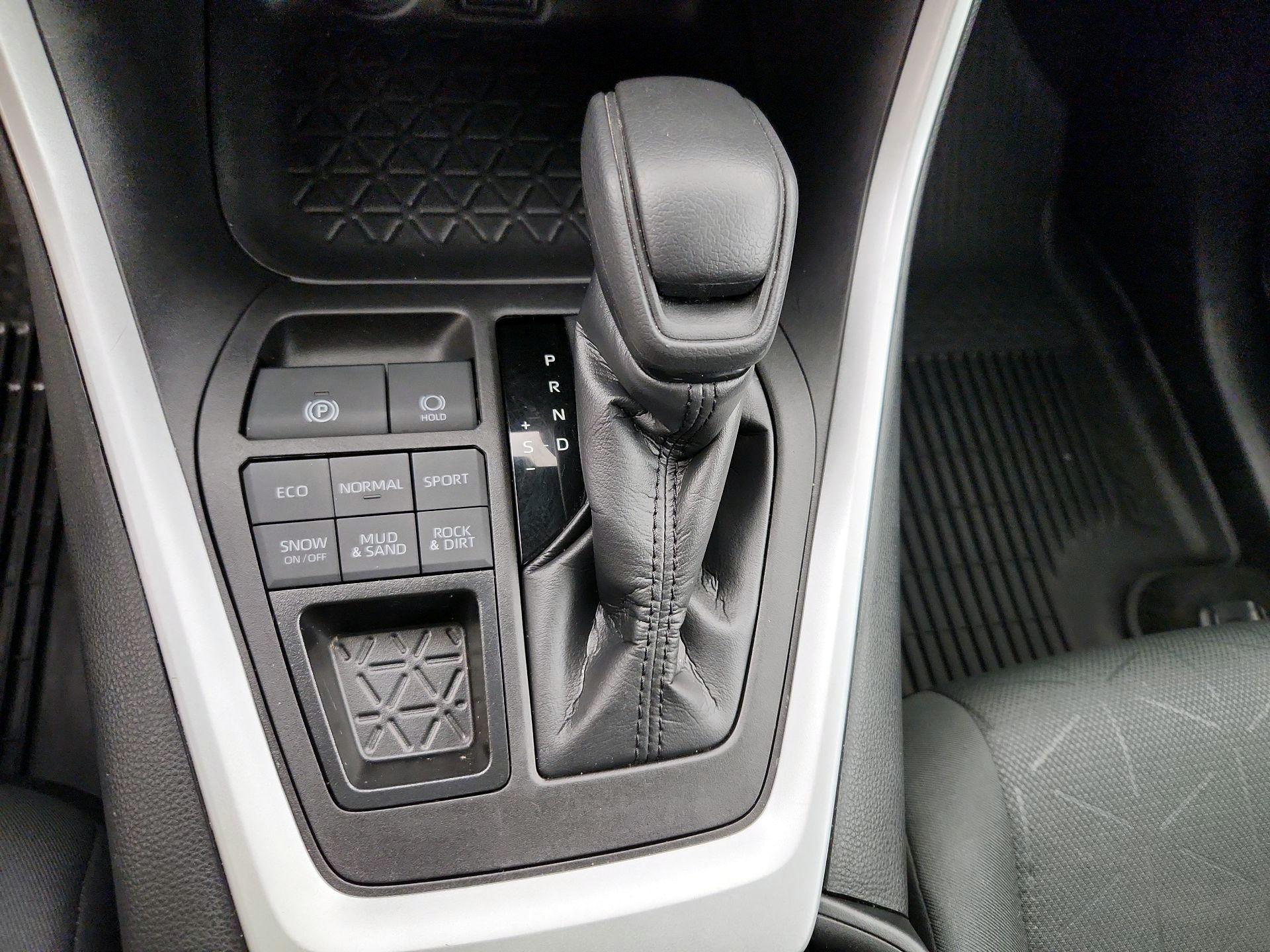 Thumbnail: 2024 Toyota RAV4 - 17