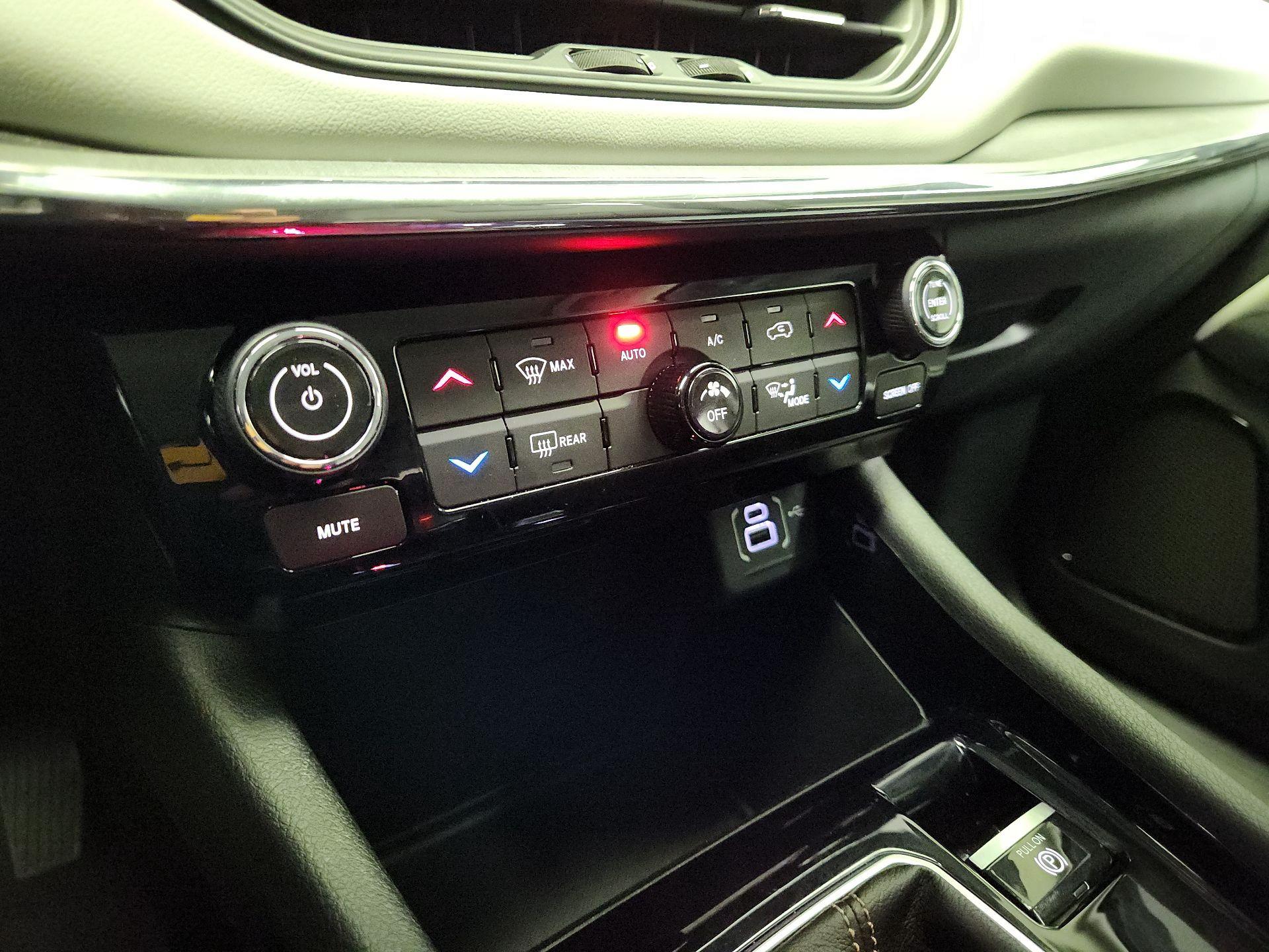 Thumbnail: 2022 Jeep Compass - 16