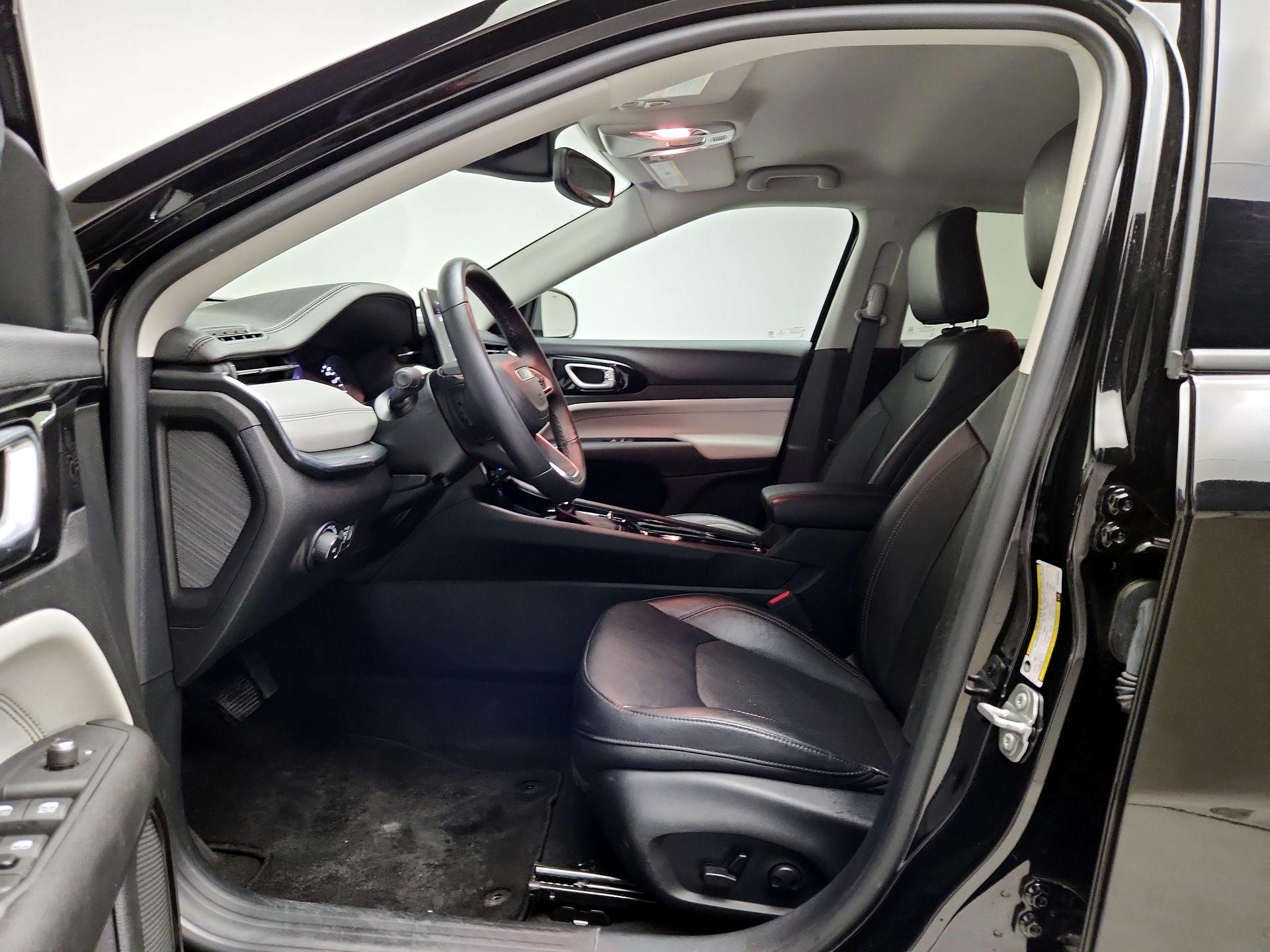 Thumbnail: 2022 Jeep Compass - 11