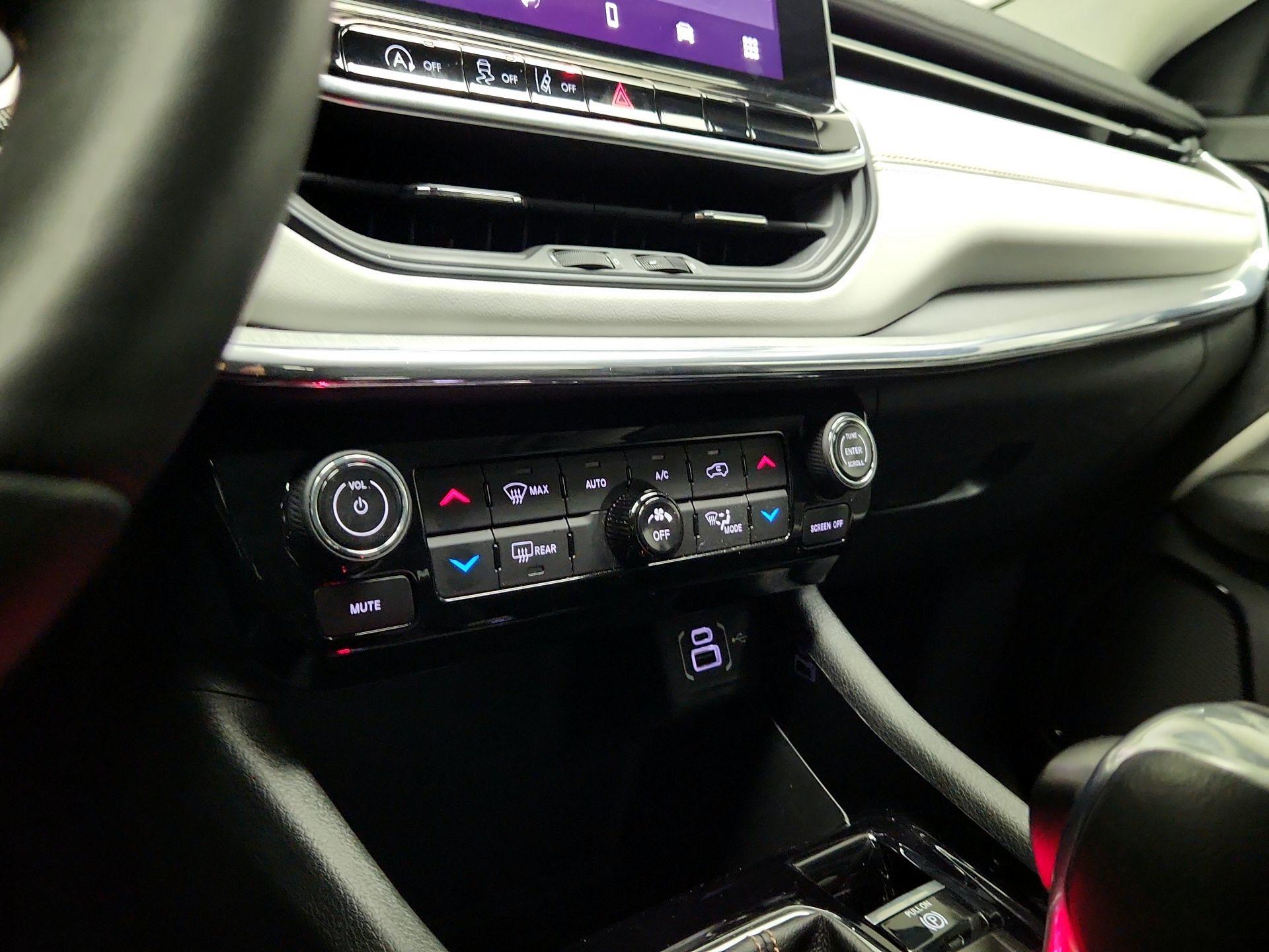 Thumbnail: 2022 Jeep Compass - 16