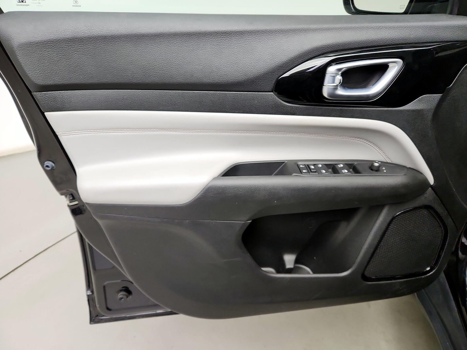 Thumbnail: 2022 Jeep Compass - 12