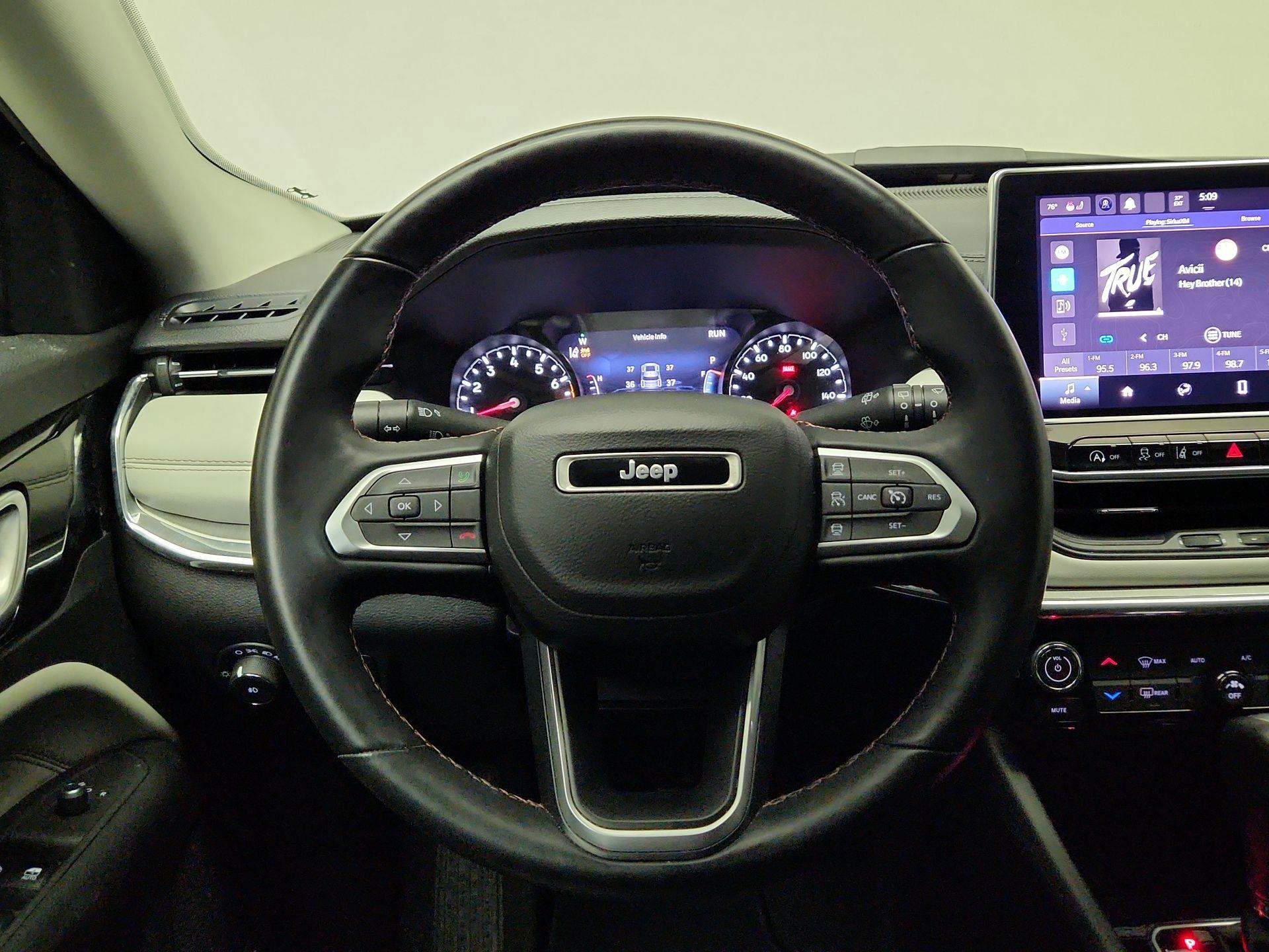 Thumbnail: 2022 Jeep Compass - 10