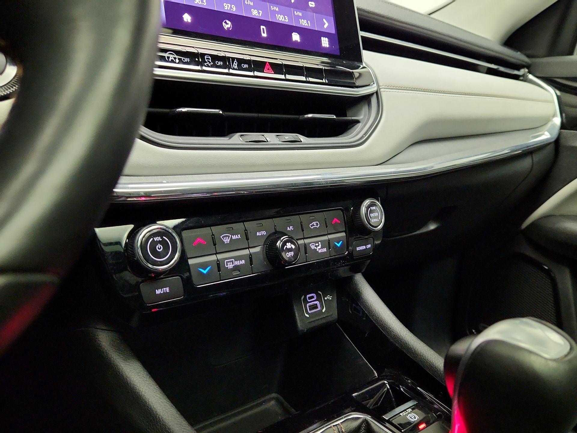 Thumbnail: 2022 Jeep Compass - 16